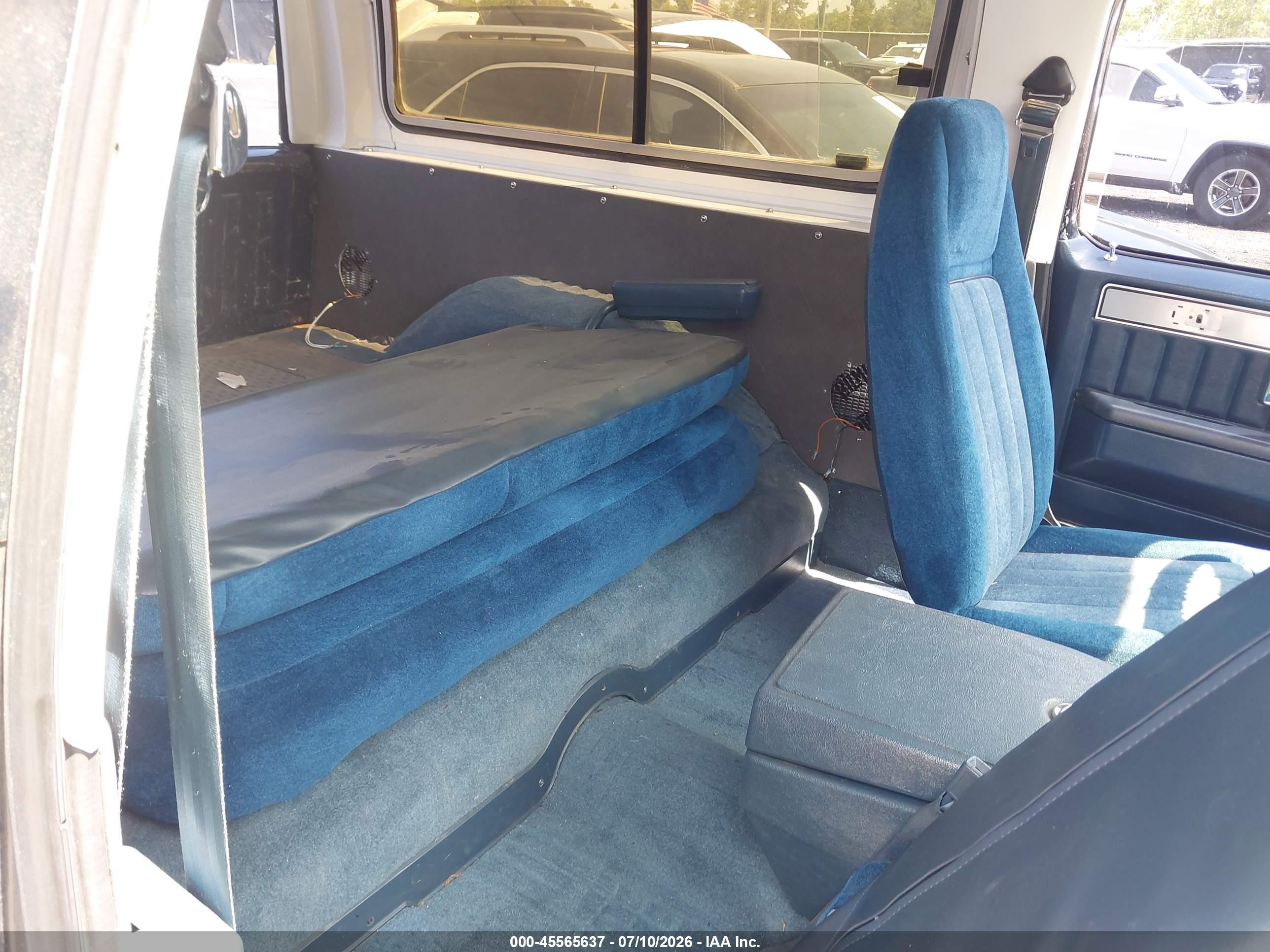 1989 Gmc Jimmy V15 Dark Blue vin: 1GKEV18K7KF533809