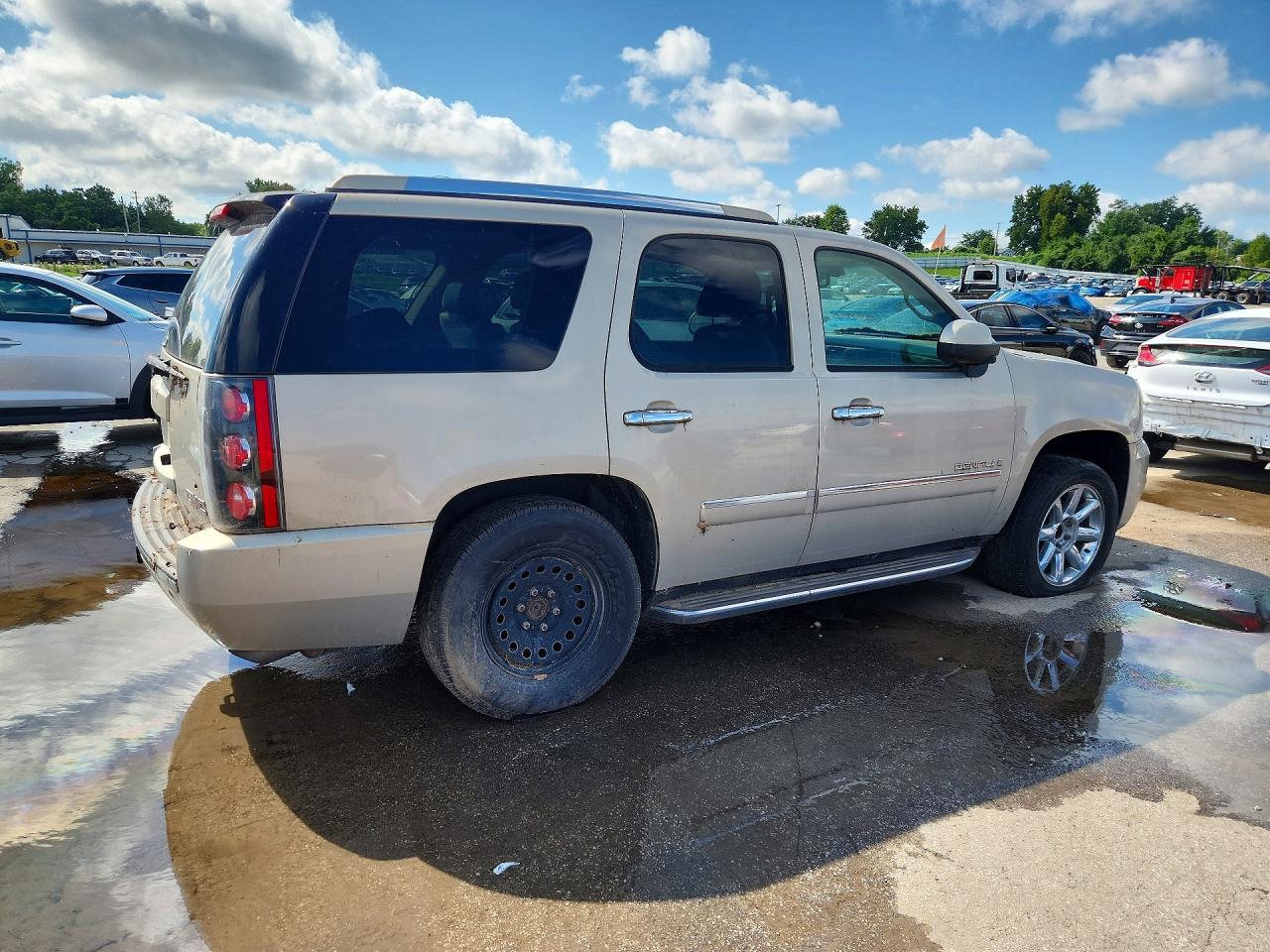 2009 Gmc Yukon Denali Beige vin: 1GKFC03269R229102