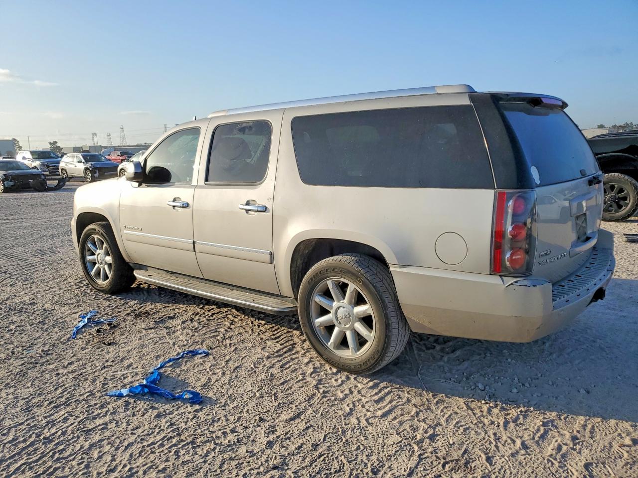 2009 Gmc Yukon Xl Denali Tan vin: 1GKFC06299R180263