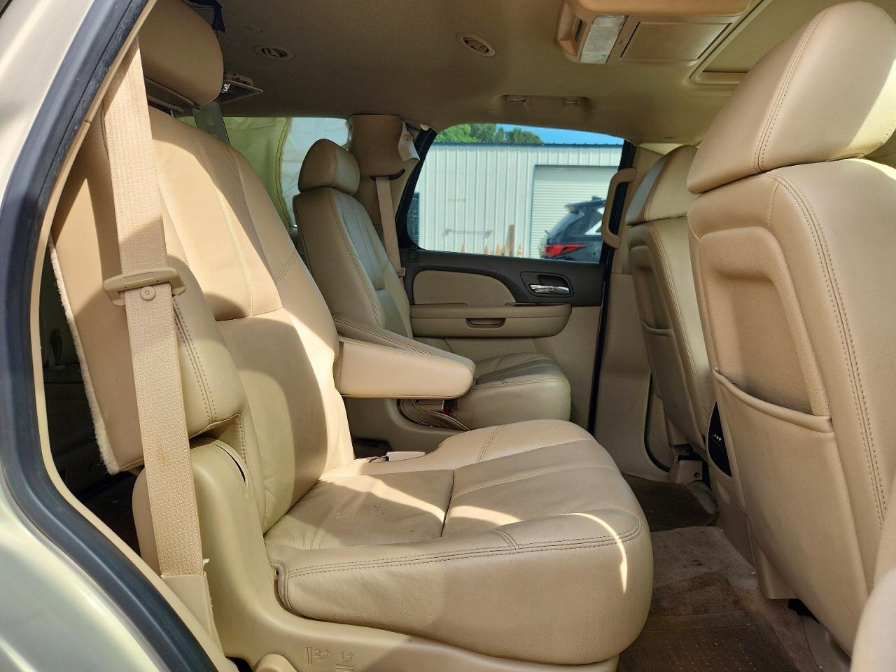 2008 Gmc Yukon Tan vin: 1GKFC13038R217511