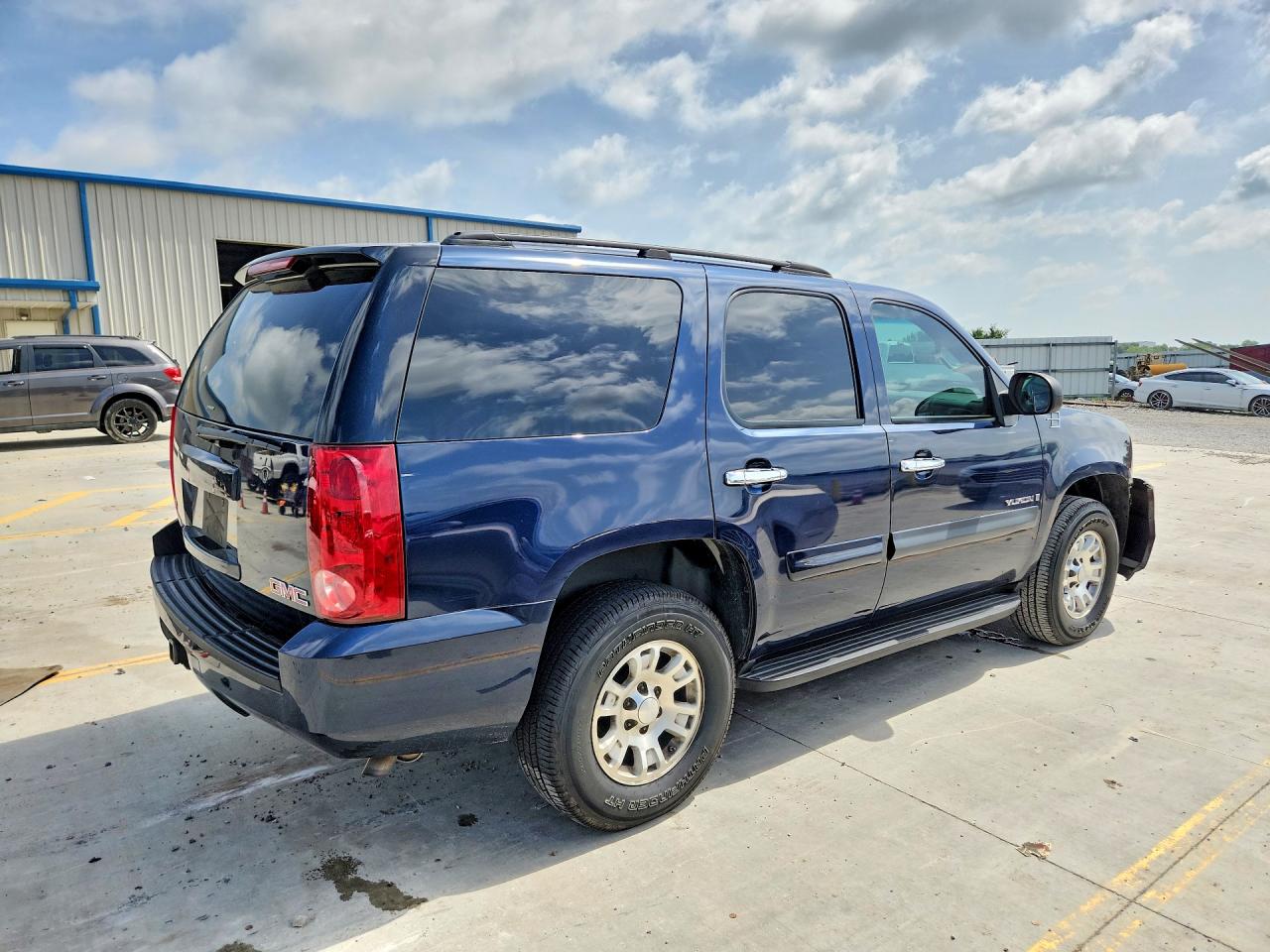 2007 Gmc Yukon Blue vin: 1GKFC13067R237640