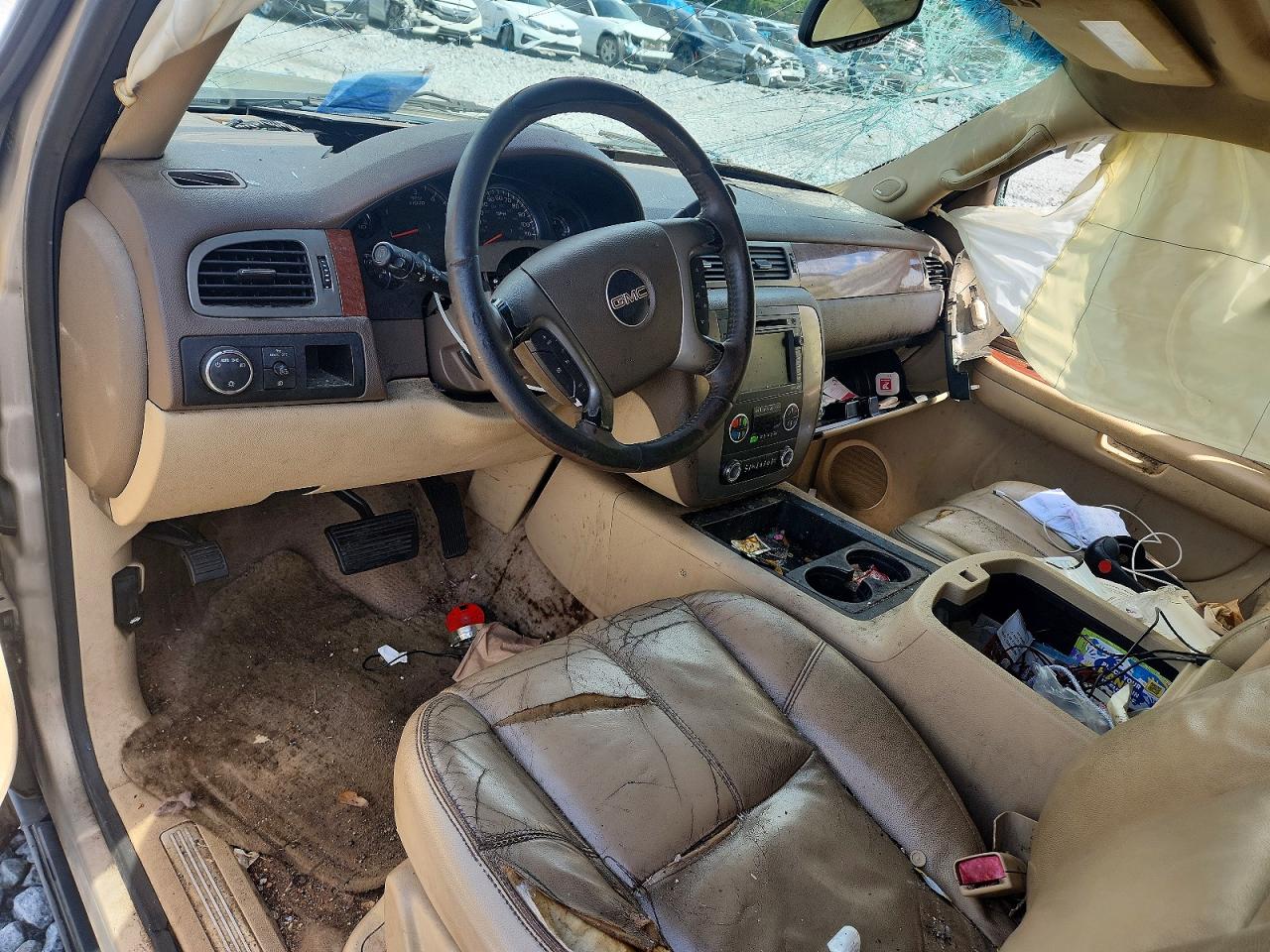 2008 Gmc Yukon Бежевый vin: 1GKFC13068J190710