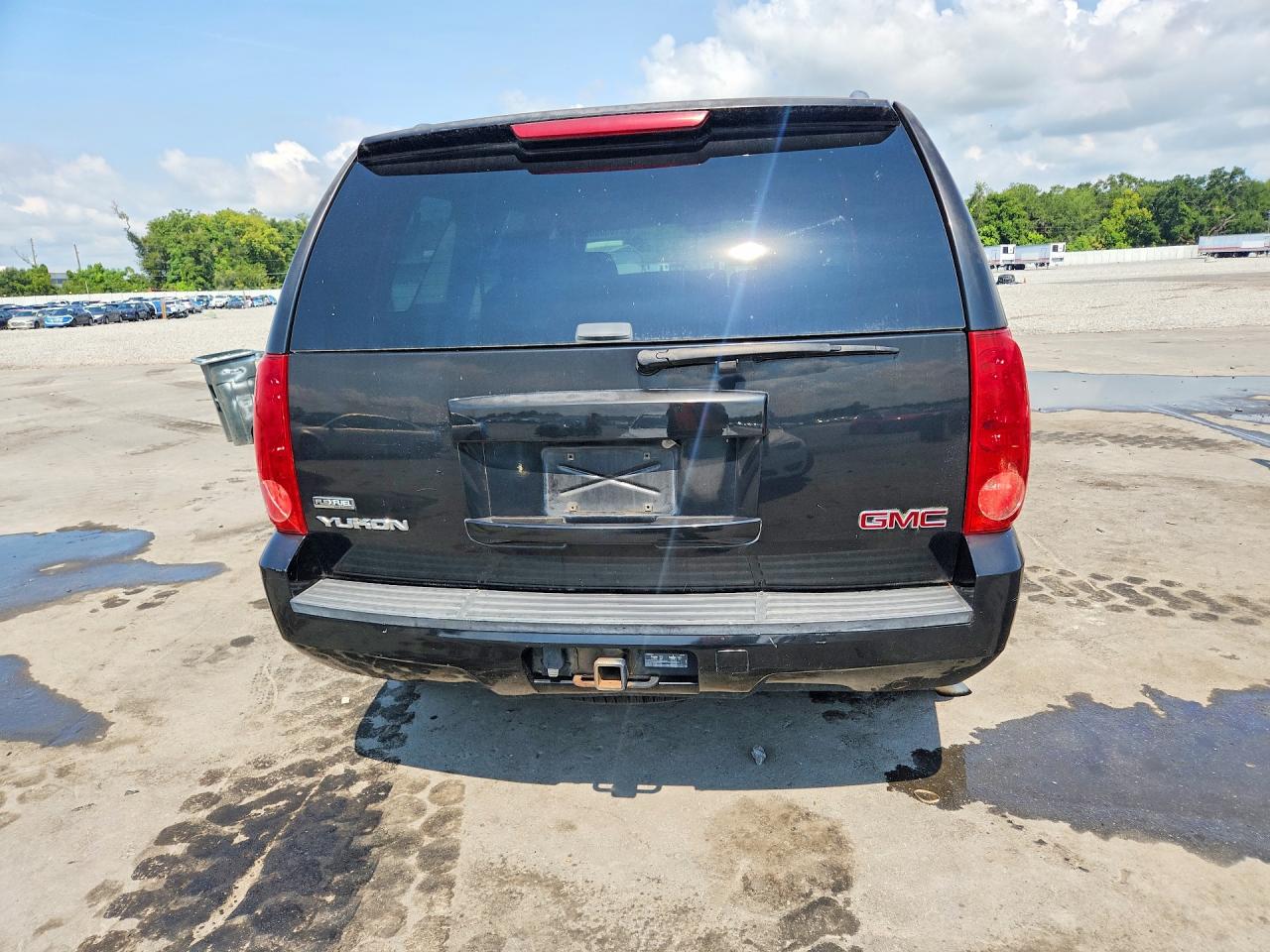 2007 Gmc Yukon Black vin: 1GKFC13077R391645