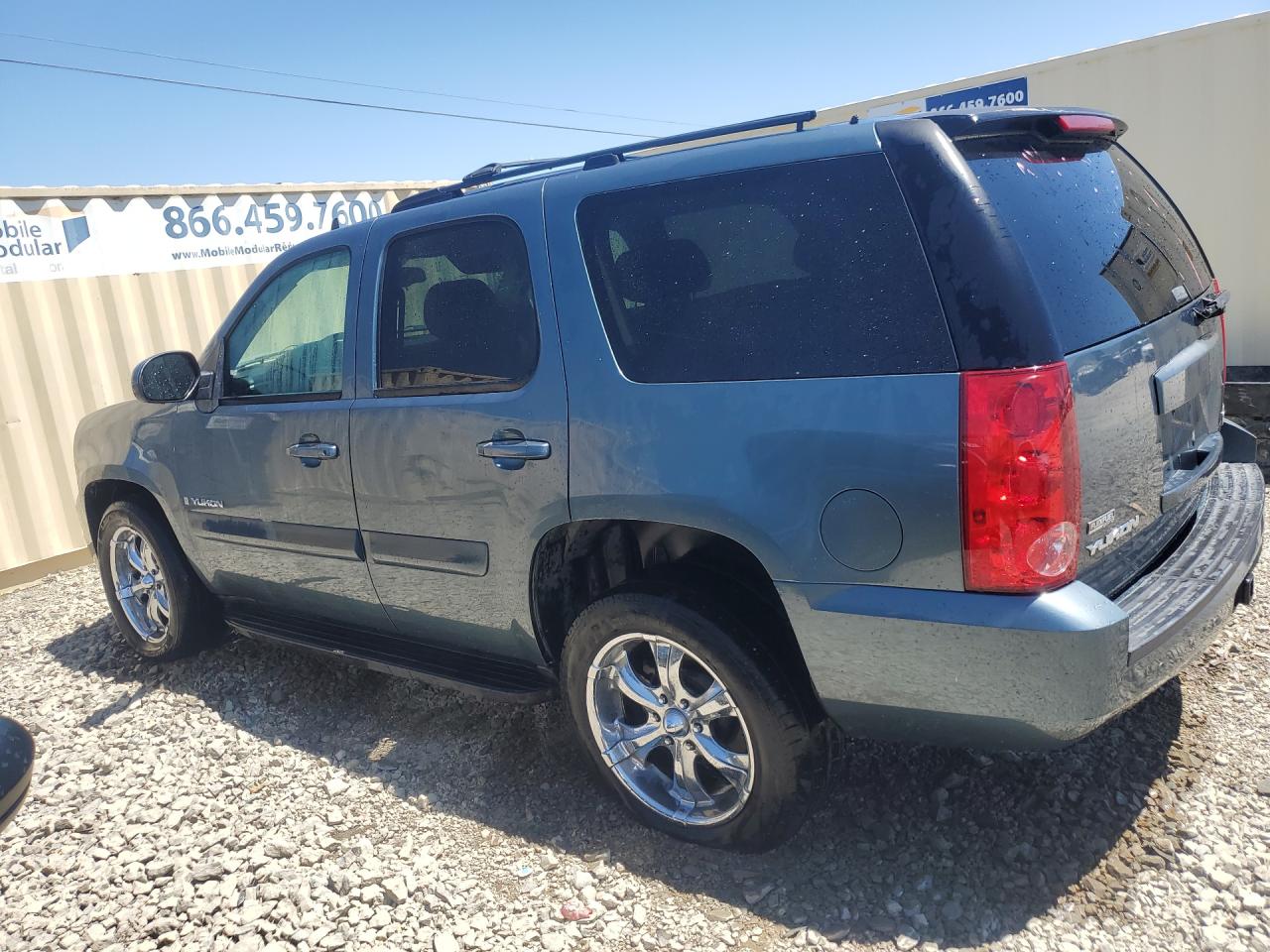 2008 Gmc Yukon Blue vin: 1GKFC13088R206536 Damage: Left Rear Tire, Flat, Repair Required
