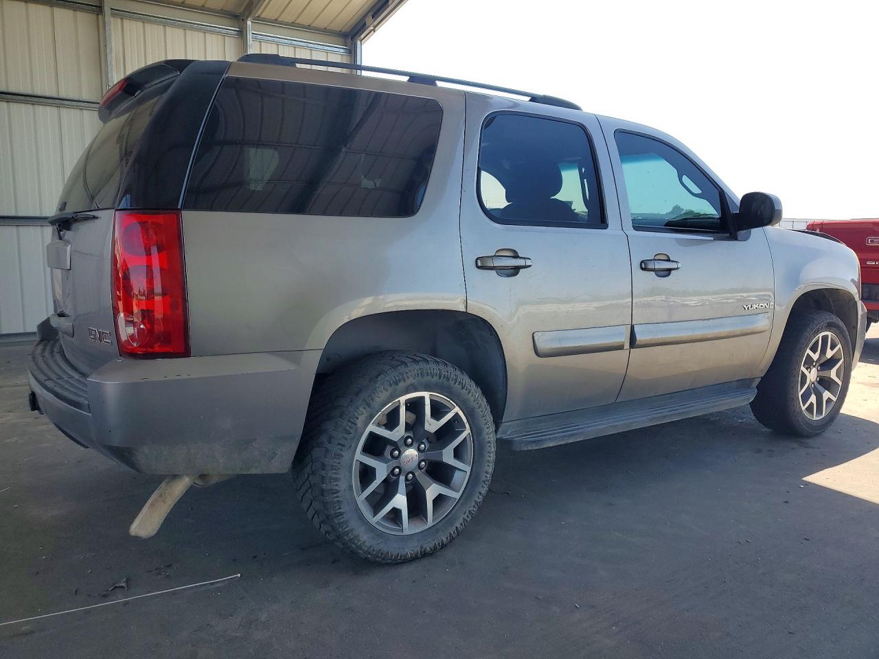 2007 Gmc Yukon Silver vin: 1GKFC13097J121122