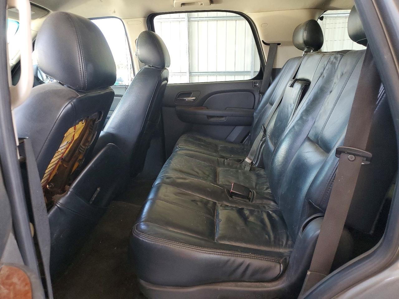 2007 Gmc Yukon Silver vin: 1GKFC13097J121122