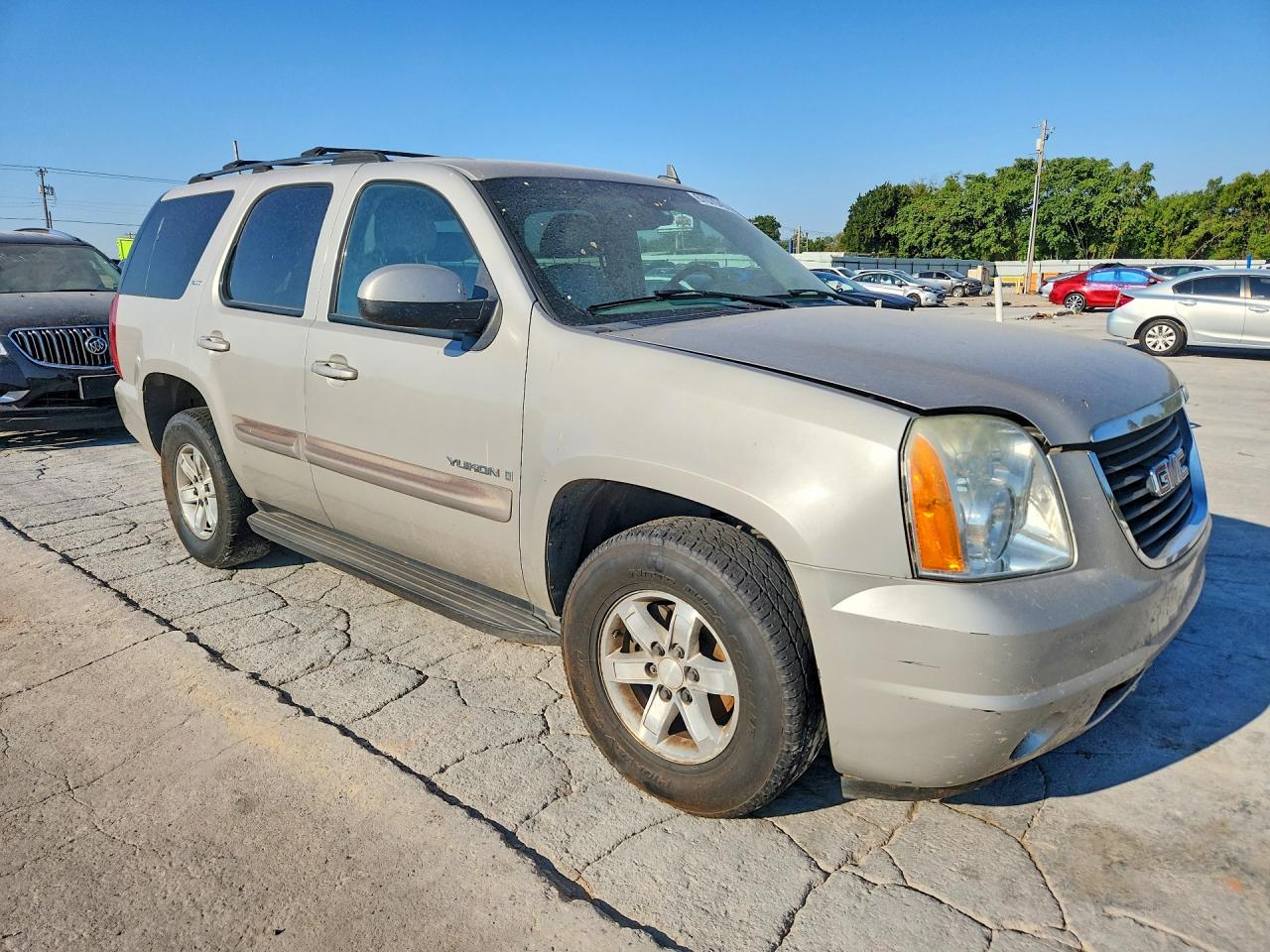 2007 Gmc Yukon Silver vin: 1GKFC13097R164859