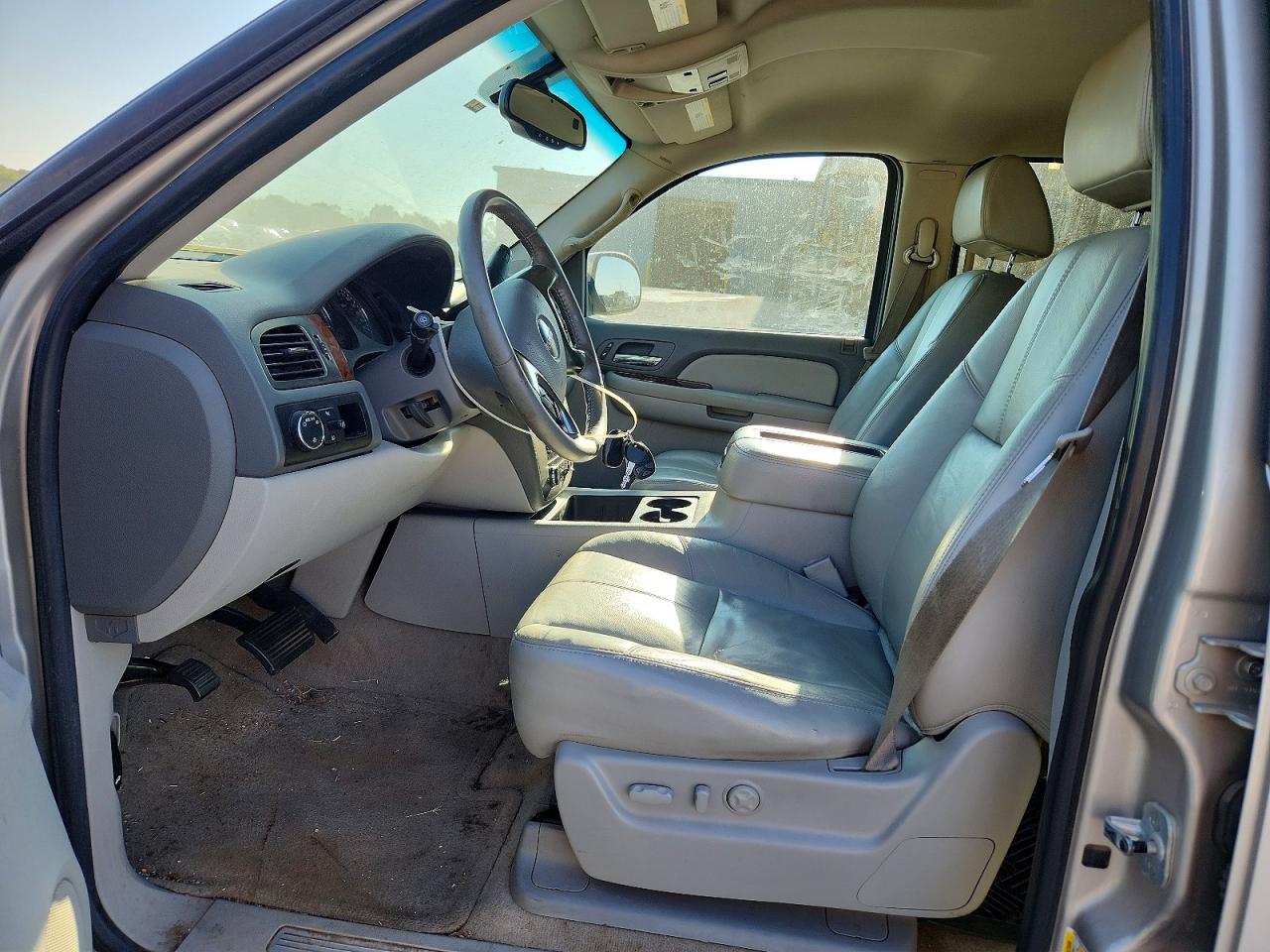 2007 Gmc Yukon Silver vin: 1GKFC13097R164859