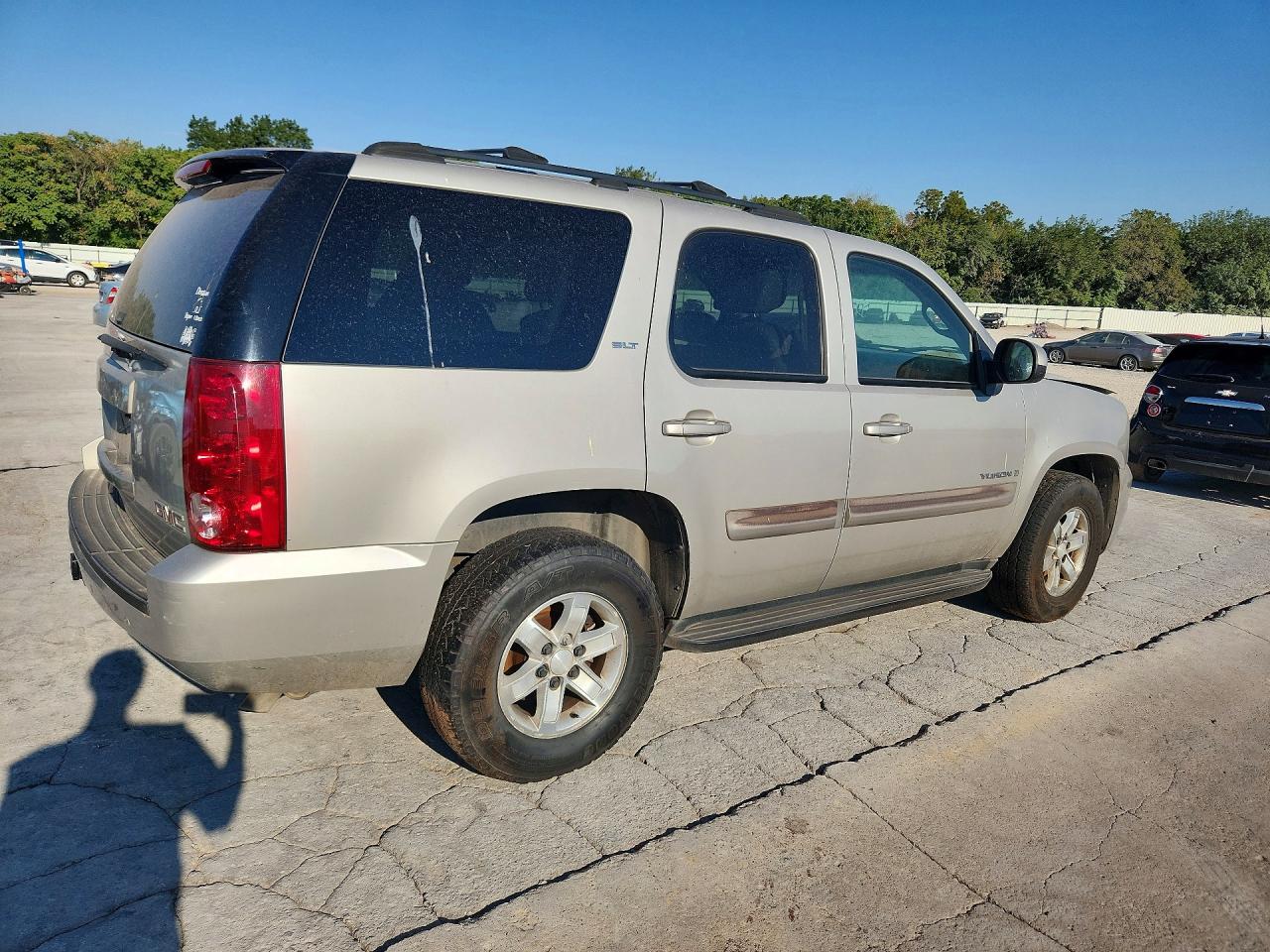 2007 Gmc Yukon Silver vin: 1GKFC13097R164859