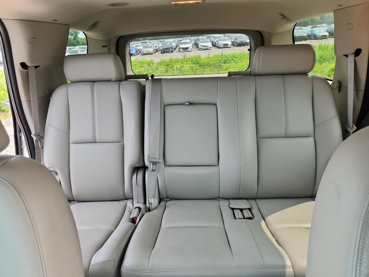 2008 Gmc Yukon Hybrid White vin: 1GKFC13588R220948
