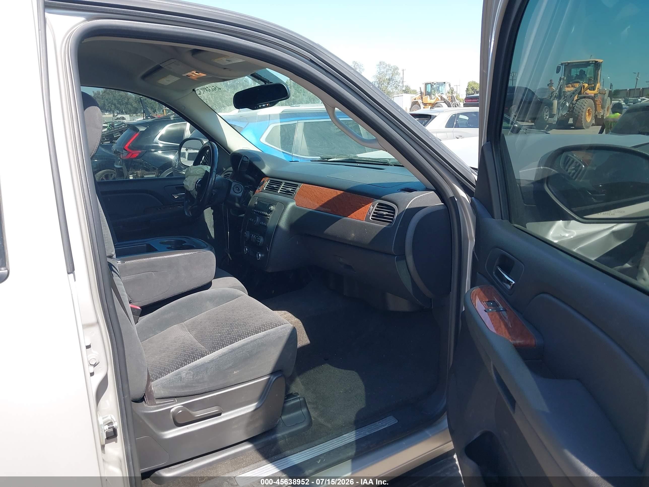 2007 Gmc Yukon Sle Silver vin: 1GKFC13C27J349988