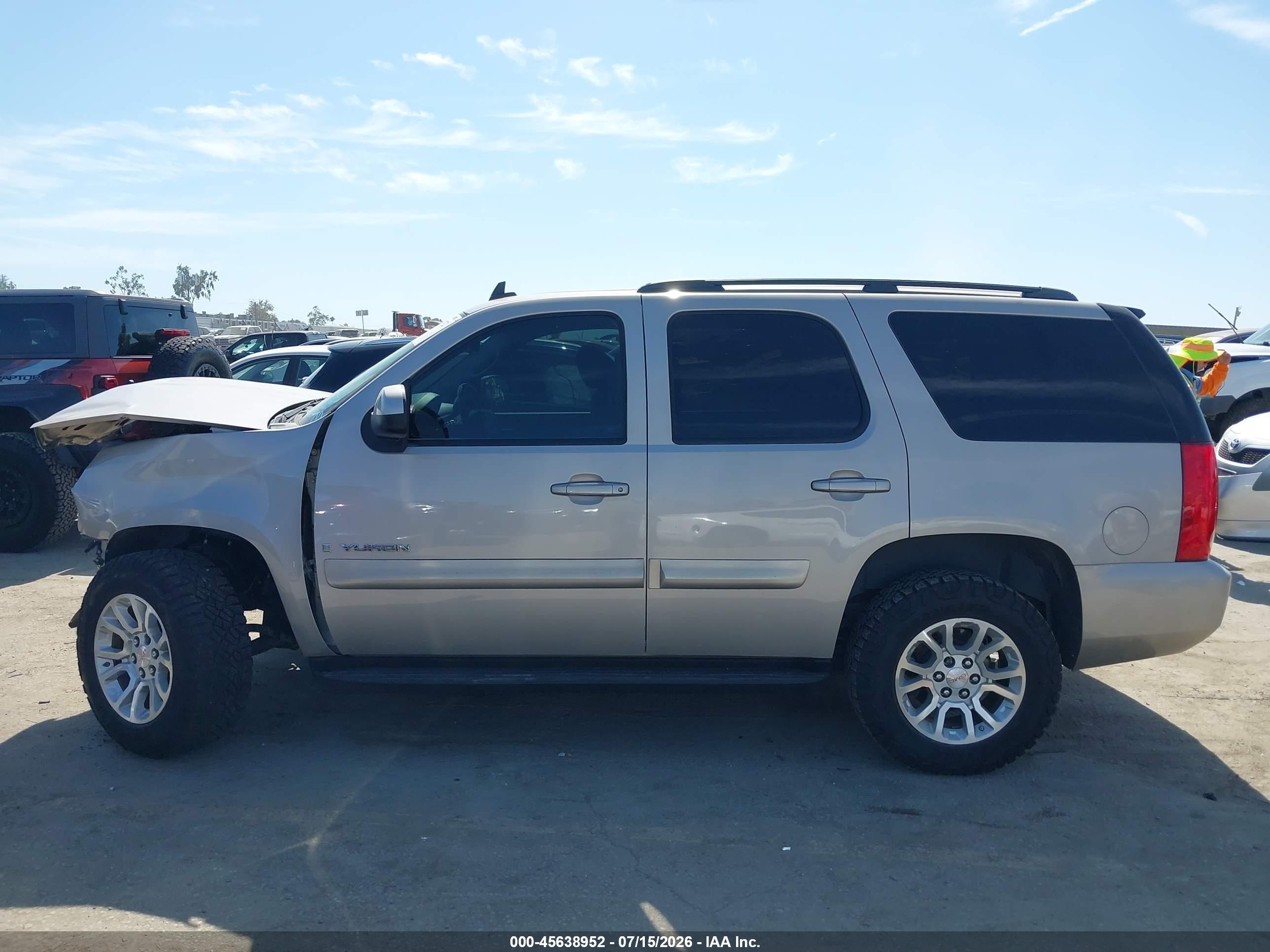 2007 Gmc Yukon Sle Silver vin: 1GKFC13C27J349988