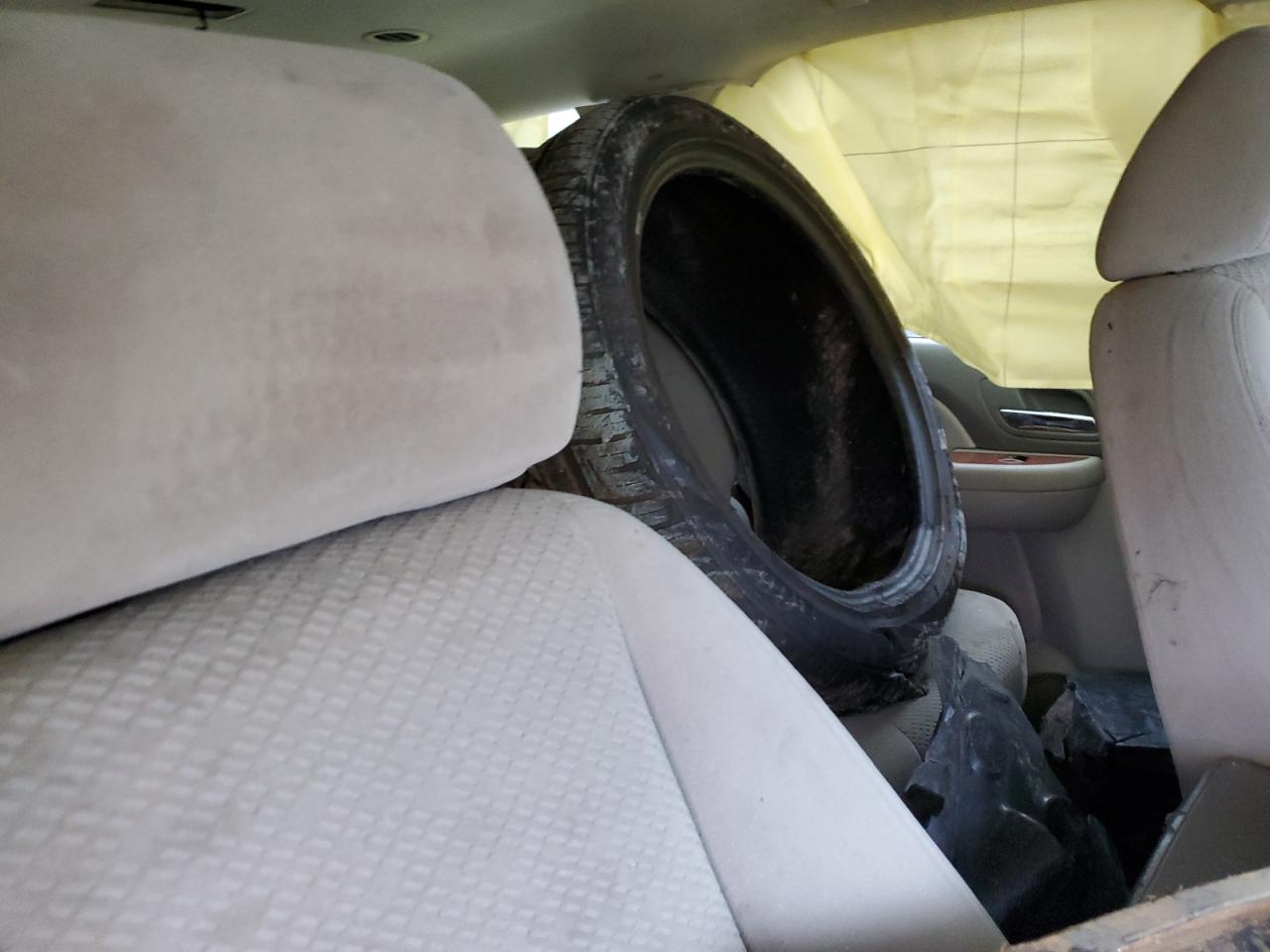 2008 Gmc Yukon Gray vin: 1GKFC13C28R103719