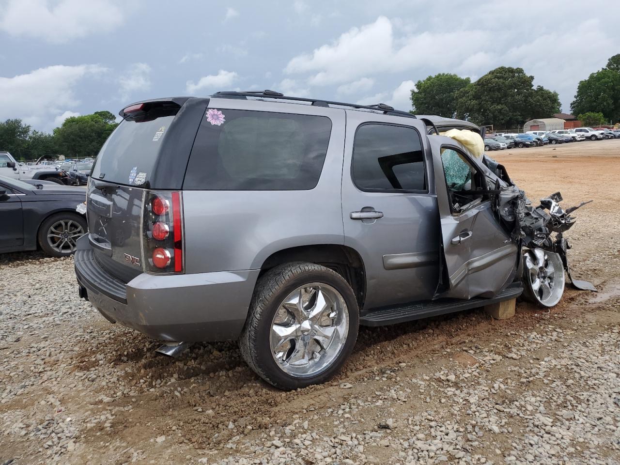 2008 Gmc Yukon Gray vin: 1GKFC13C28R103719