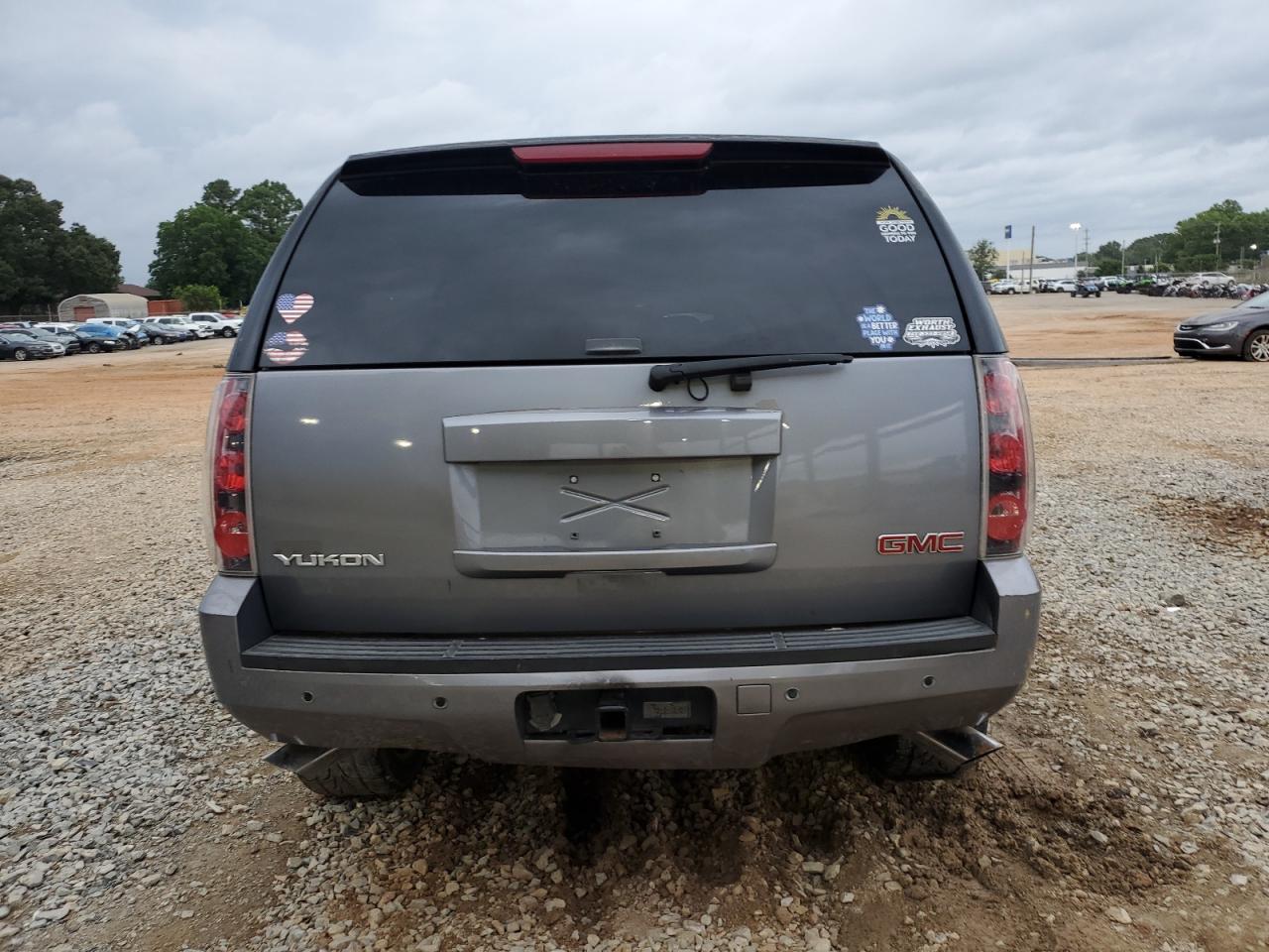 2008 Gmc Yukon Gray vin: 1GKFC13C28R103719