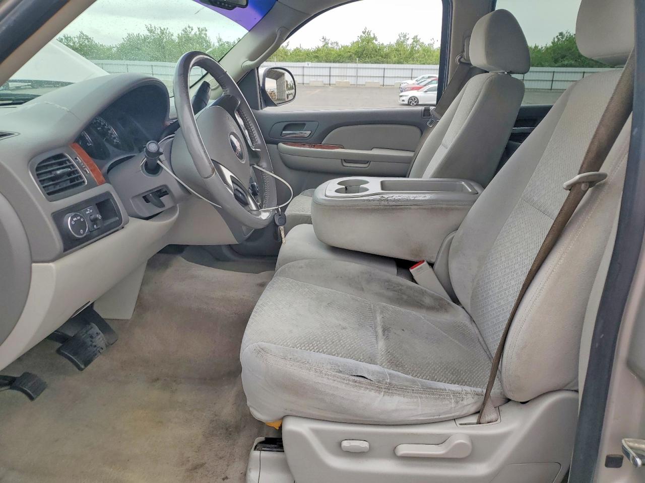 2007 Gmc Yukon Silver vin: 1GKFC13C37J252542