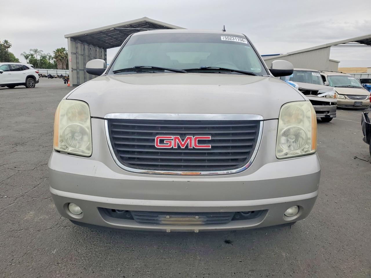 2007 Gmc Yukon Silver vin: 1GKFC13C37J252542