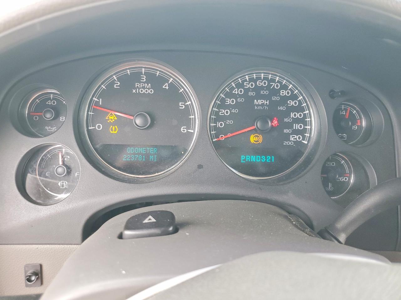 2007 Gmc Yukon Silver vin: 1GKFC13C37J252542