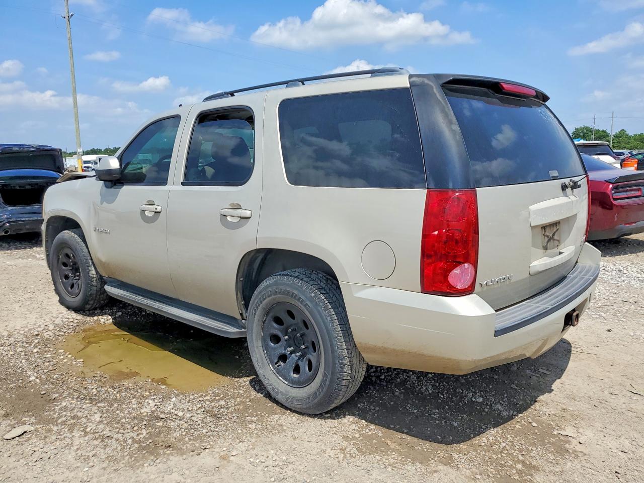 2007 Gmc Yukon Beige vin: 1GKFC13C57R369427