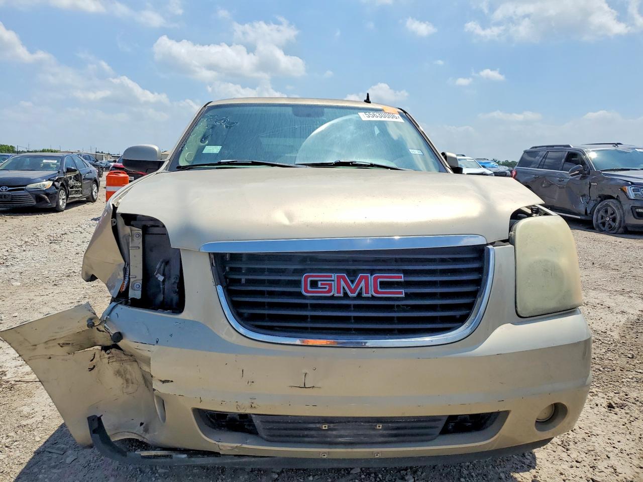 2007 Gmc Yukon Beige vin: 1GKFC13C57R369427