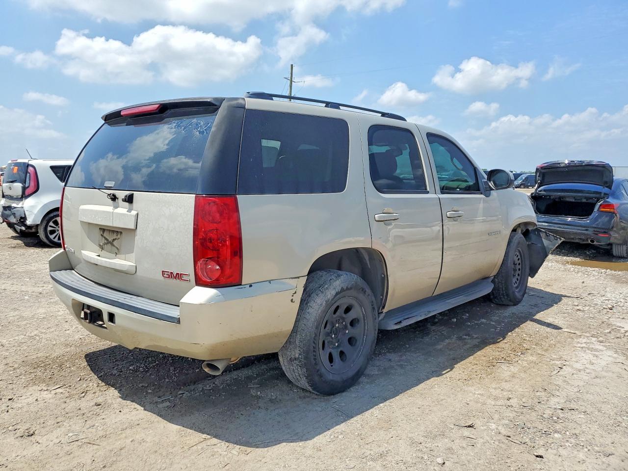 2007 Gmc Yukon Beige vin: 1GKFC13C57R369427