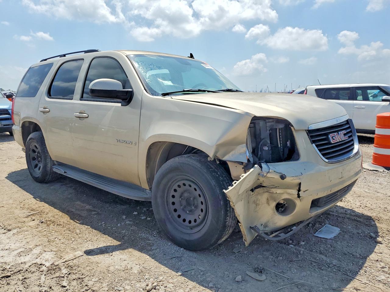 2007 Gmc Yukon Beige vin: 1GKFC13C57R369427