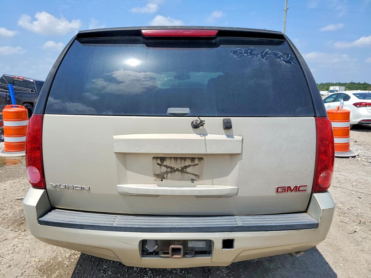 2007 Gmc Yukon Beige vin: 1GKFC13C57R369427