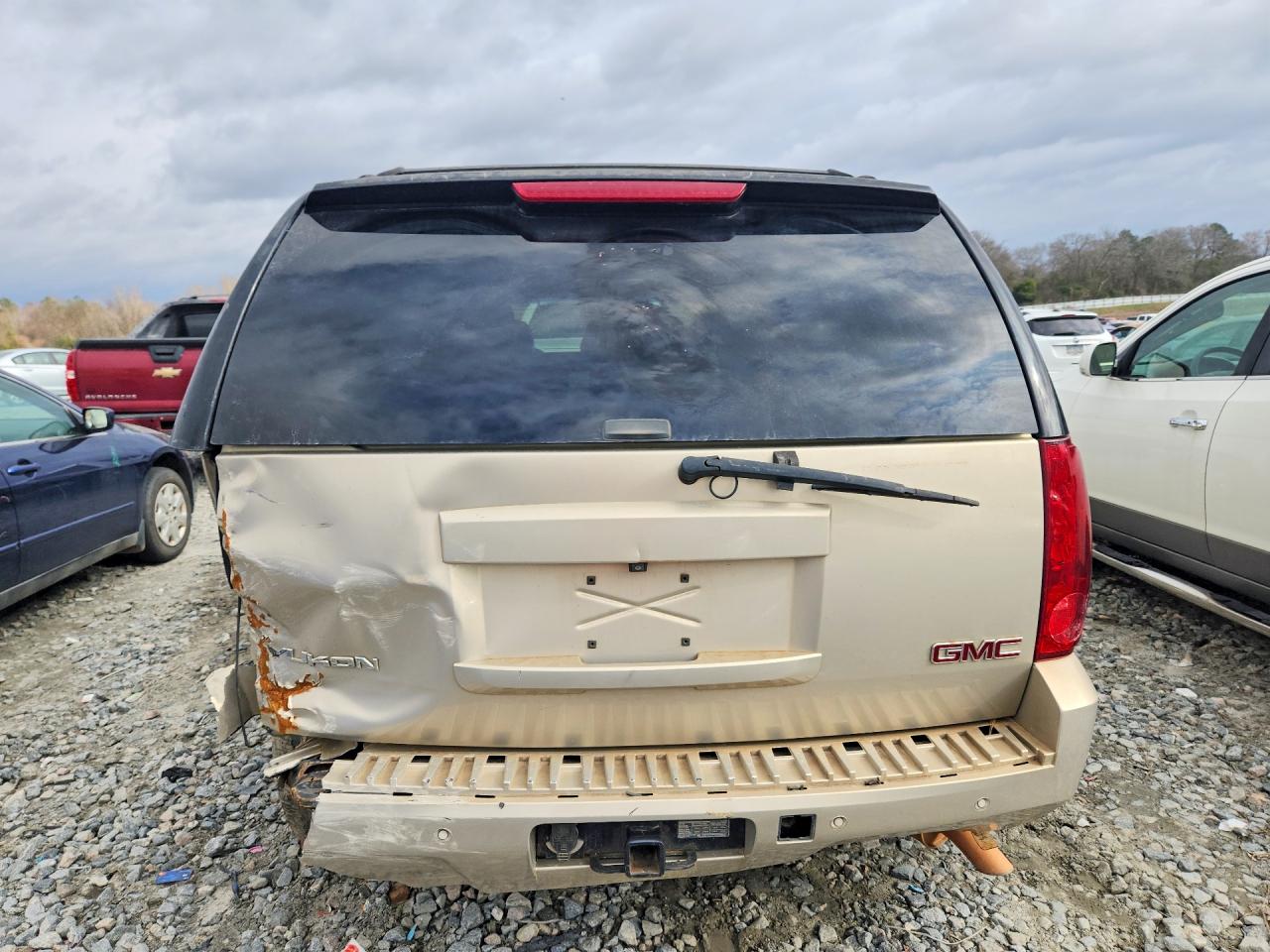 2007 Gmc Yukon Beige vin: 1GKFC13J37R143093