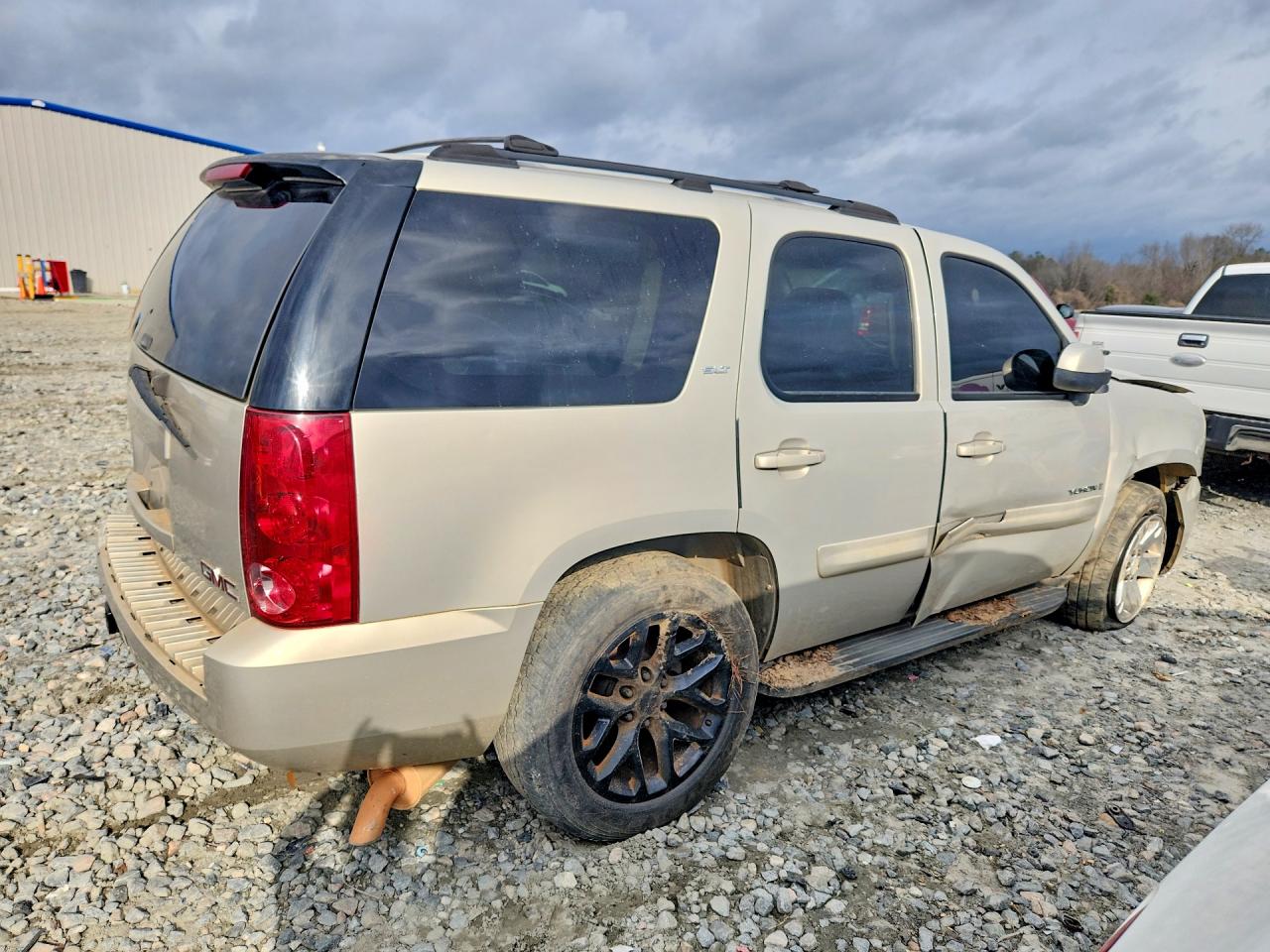 2007 Gmc Yukon Beige vin: 1GKFC13J37R143093