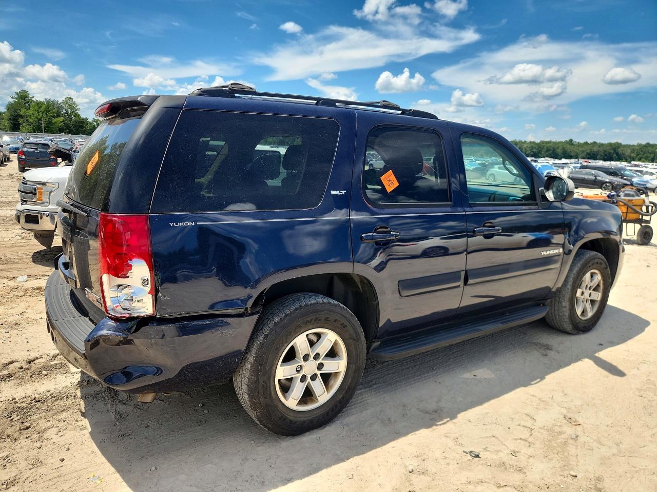 2007 Gmc Yukon Blue vin: 1GKFC13J37R371899