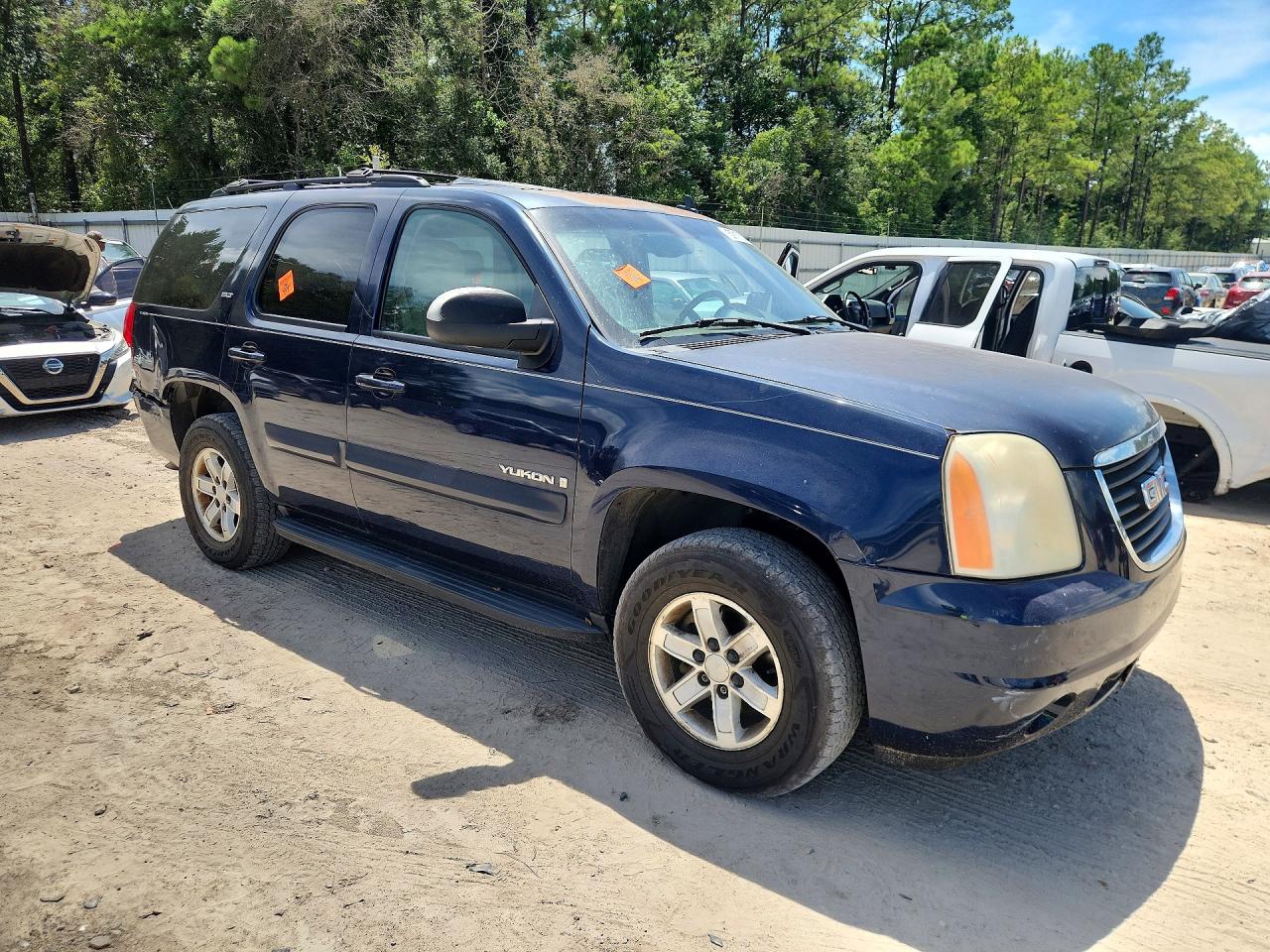 2007 Gmc Yukon Blue vin: 1GKFC13J37R371899