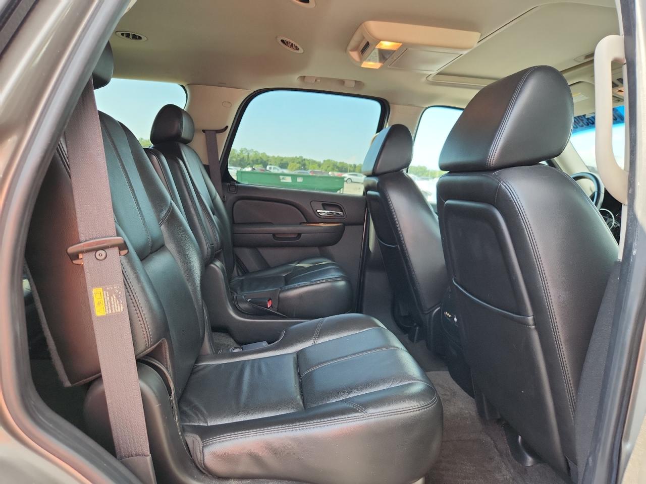 2007 Gmc Yukon Gray vin: 1GKFC13J97R132079