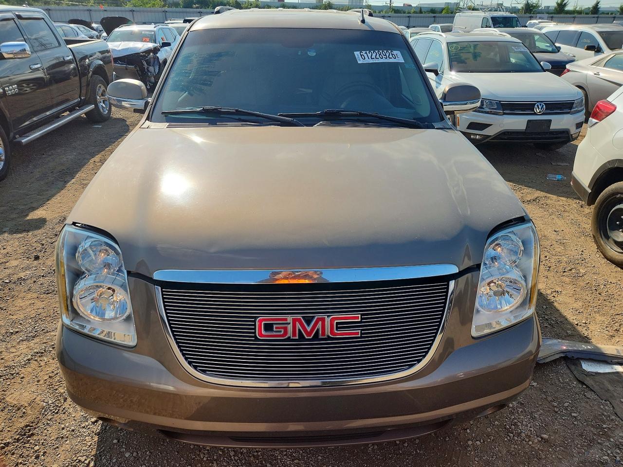 2007 Gmc Yukon Cream vin: 1GKFC13J97R143888