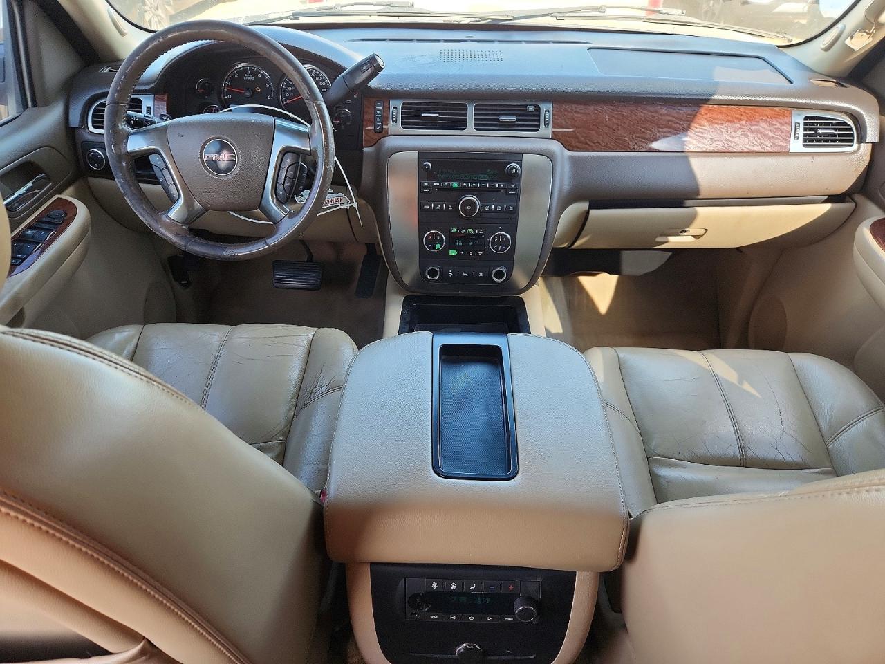 2007 Gmc Yukon Cream vin: 1GKFC13J97R143888