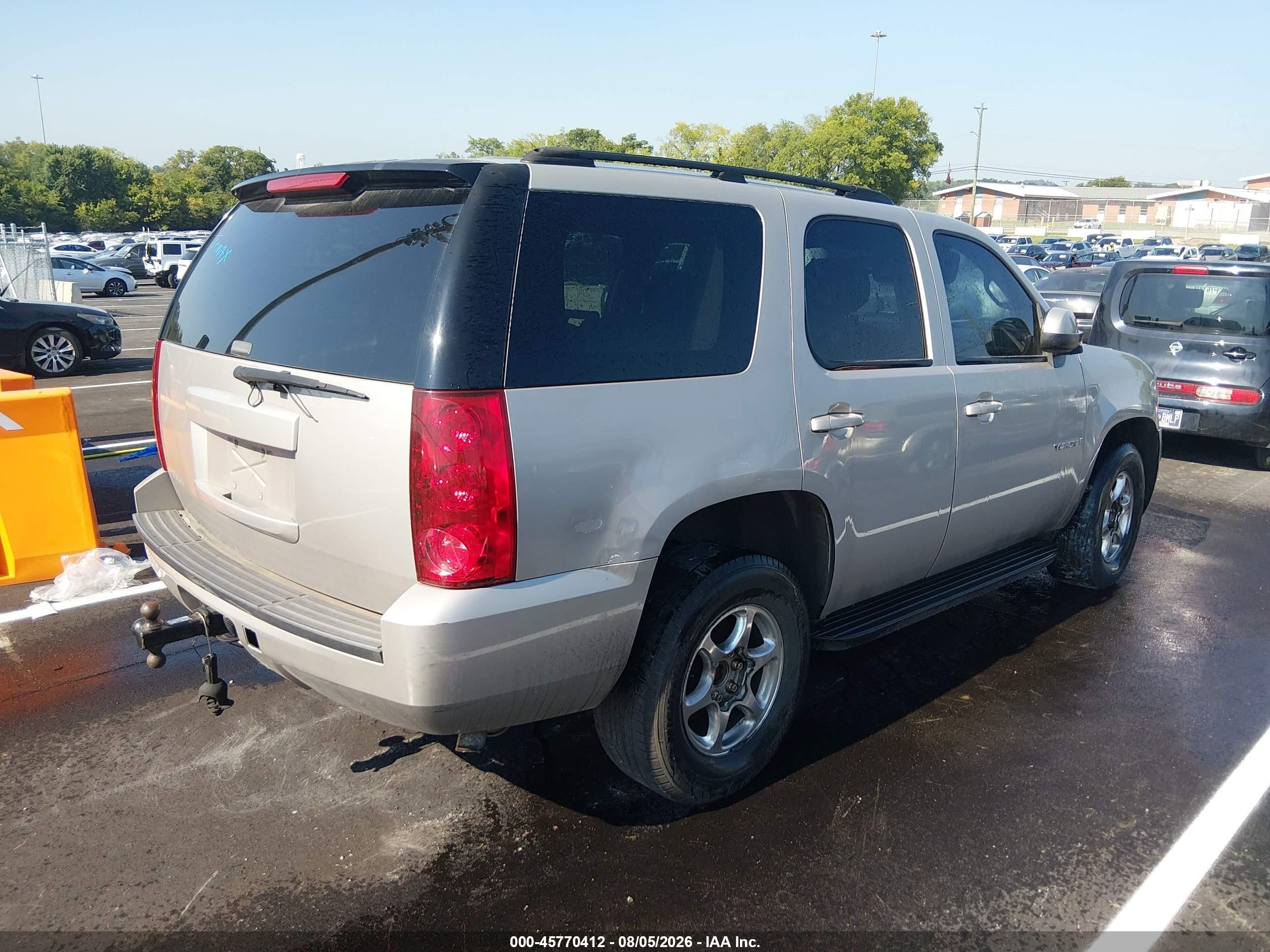2007 Gmc Yukon Commercial White vin: 1GKFC13J97R214376