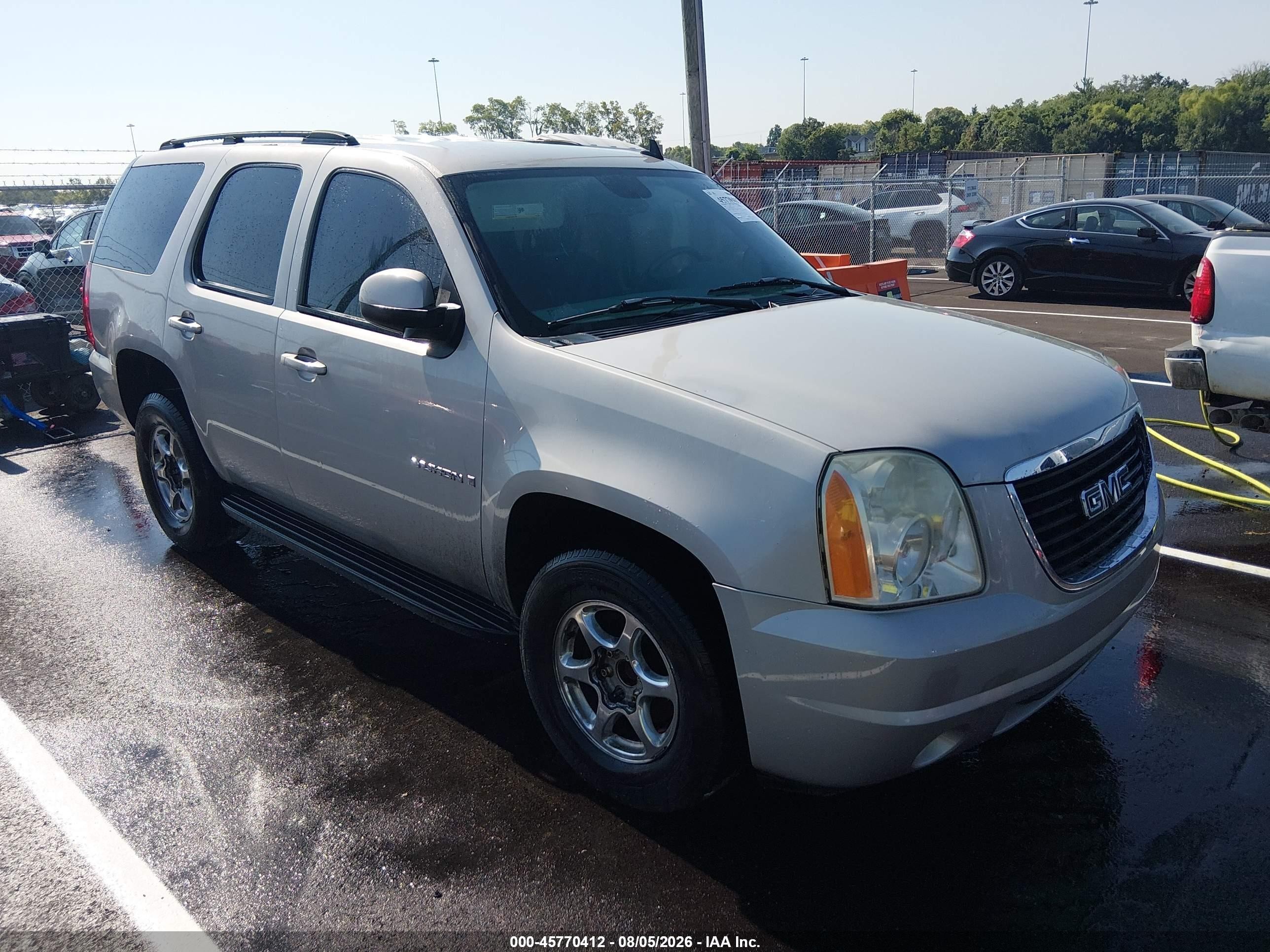 2007 Gmc Yukon Commercial White vin: 1GKFC13J97R214376