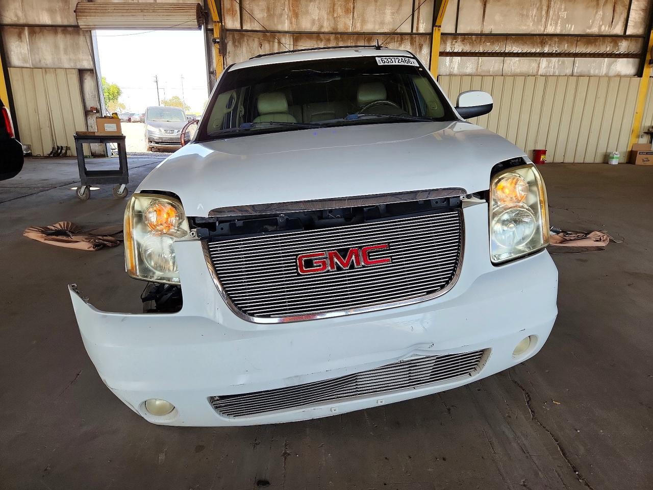 2007 Gmc Yukon White vin: 1GKFC13JX7R166077