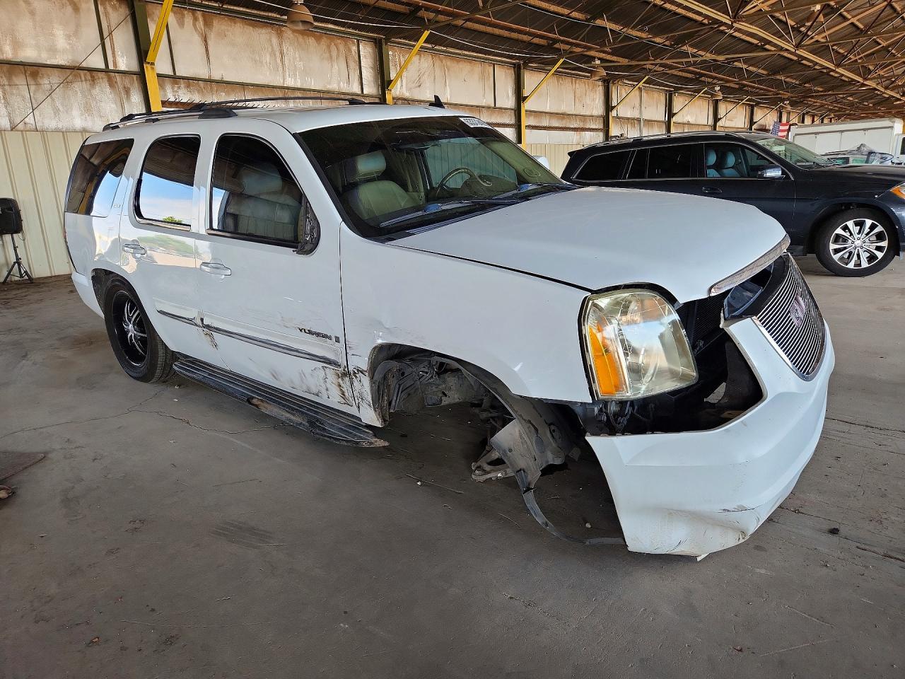 2007 Gmc Yukon White vin: 1GKFC13JX7R166077