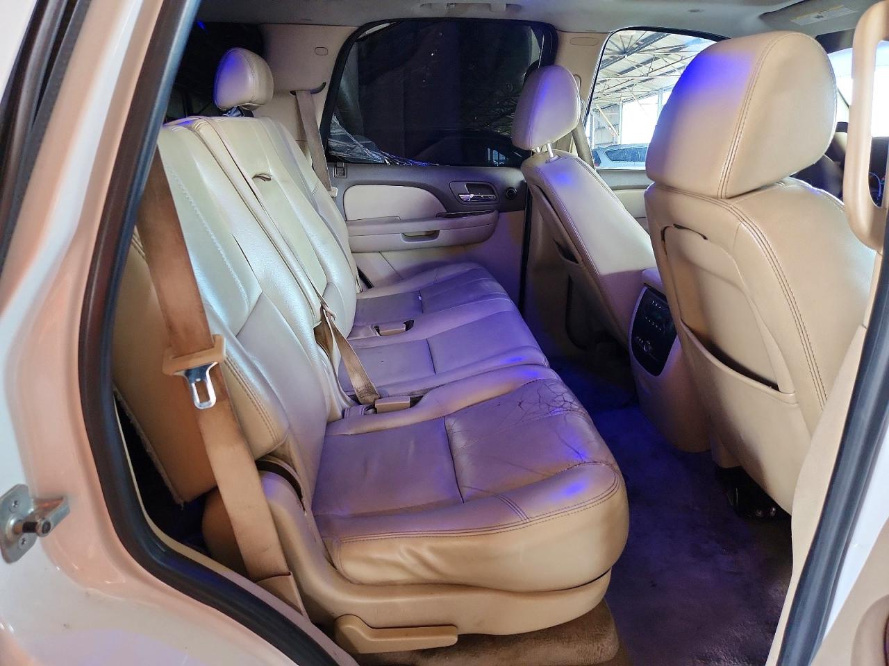 2007 Gmc Yukon White vin: 1GKFC13JX7R166077
