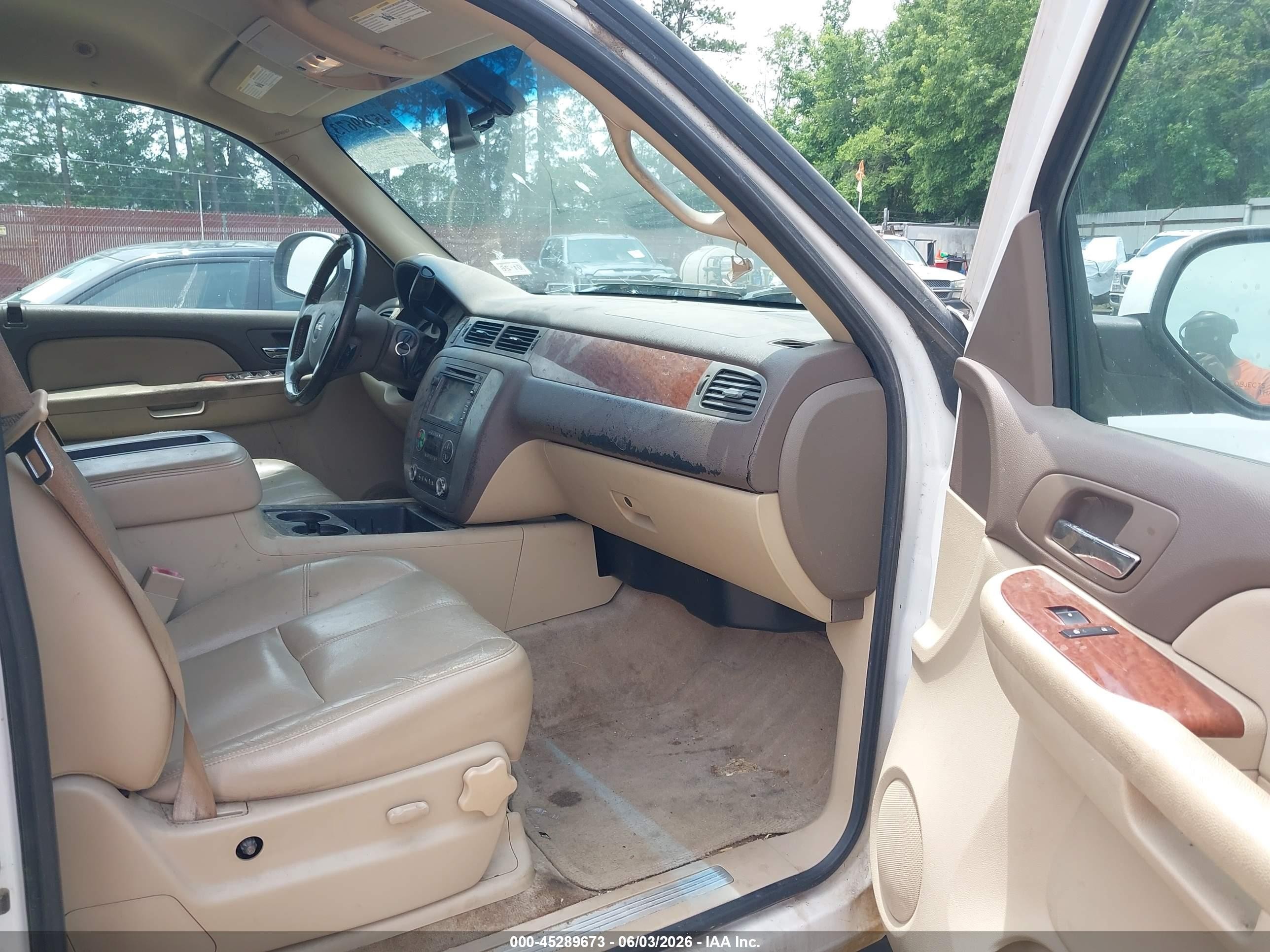 2008 Gmc Yukon Slt White vin: 1GKFC13JX8R156277