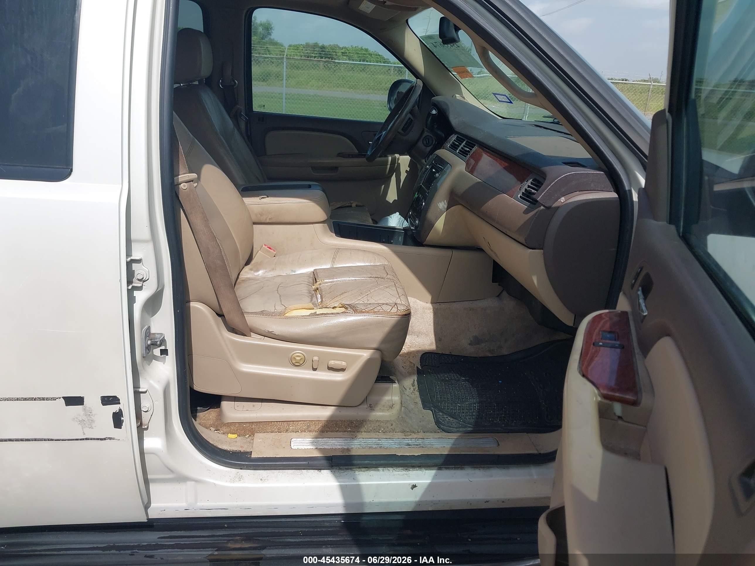 2008 Gmc Yukon Xl 1500 Slt White vin: 1GKFC16008R268203