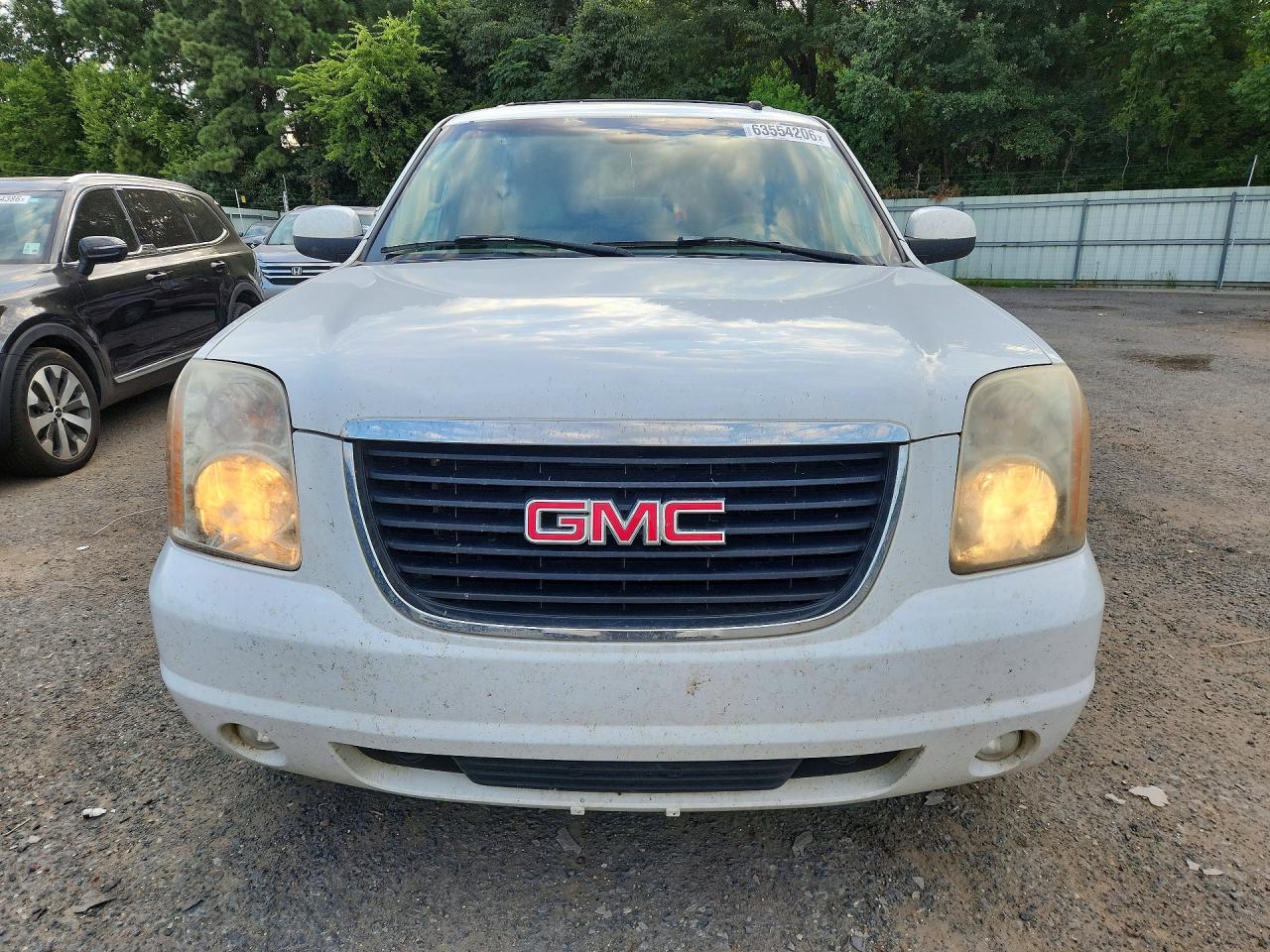 2007 Gmc Yukon Xl C1500 White vin: 1GKFC16067R410469