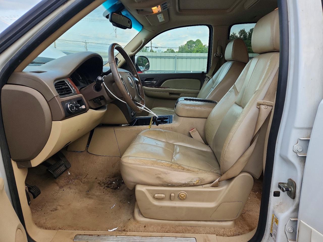 2007 Gmc Yukon Xl C1500 White vin: 1GKFC16067R410469