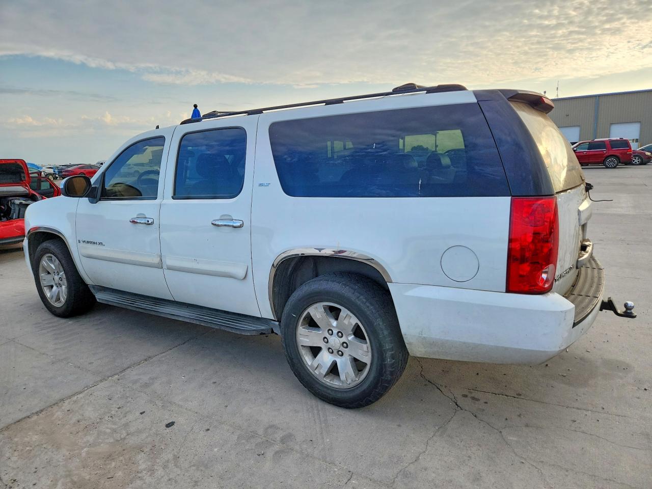 2007 Gmc Yukon Xl C1500 White vin: 1GKFC16077J187096