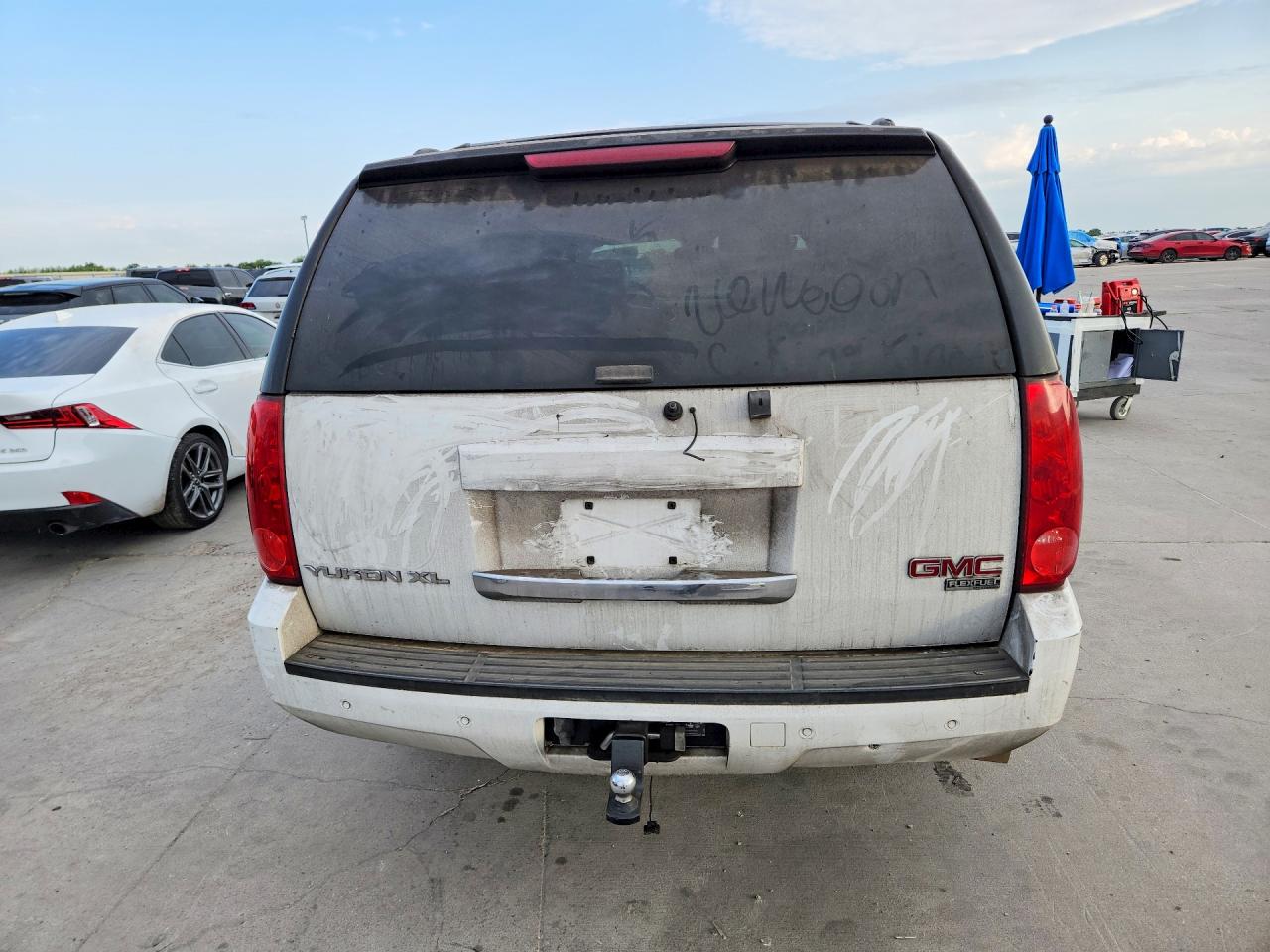 2007 Gmc Yukon Xl C1500 White vin: 1GKFC16077J187096