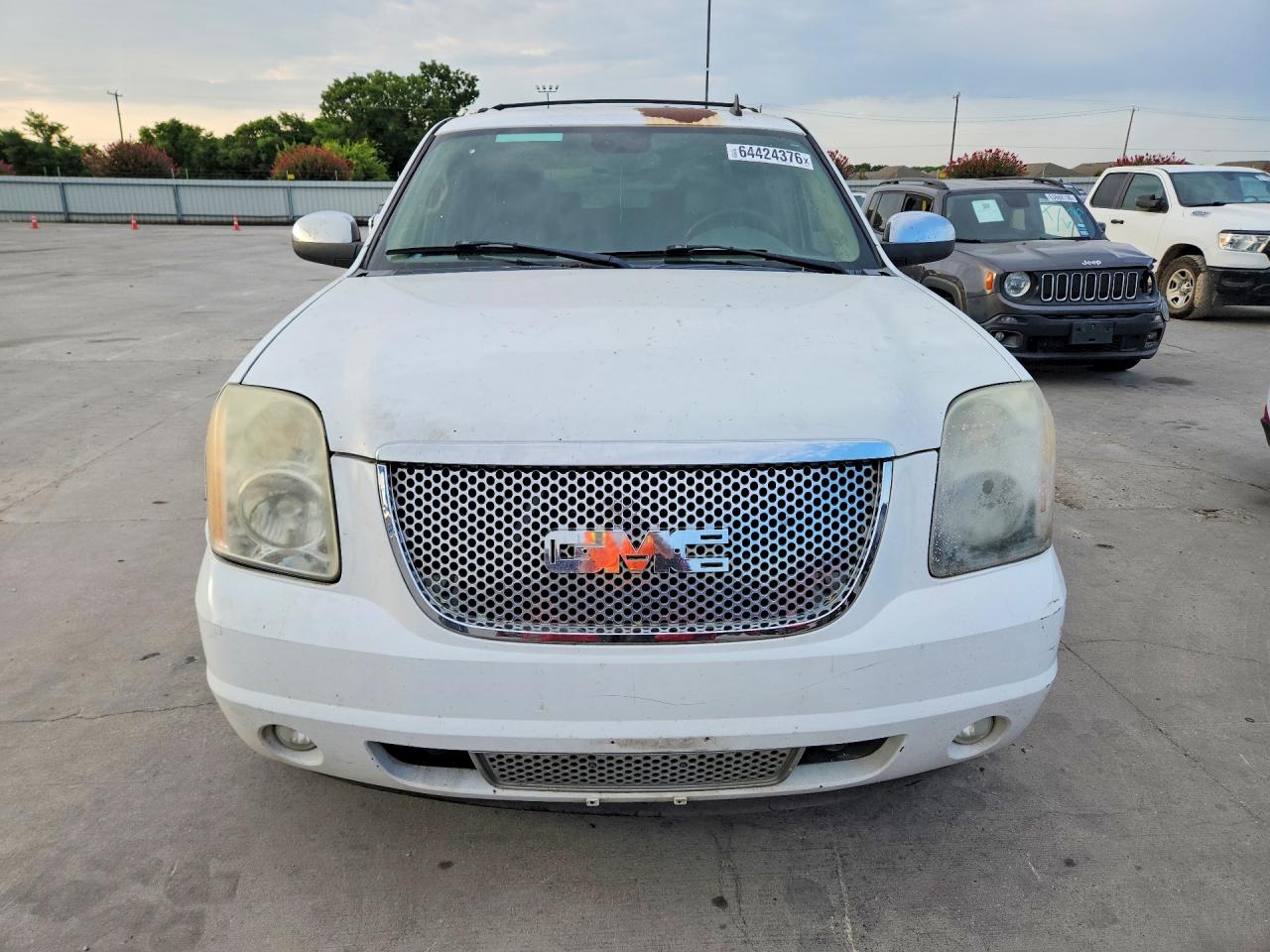 2007 Gmc Yukon Xl C1500 White vin: 1GKFC16077J187096