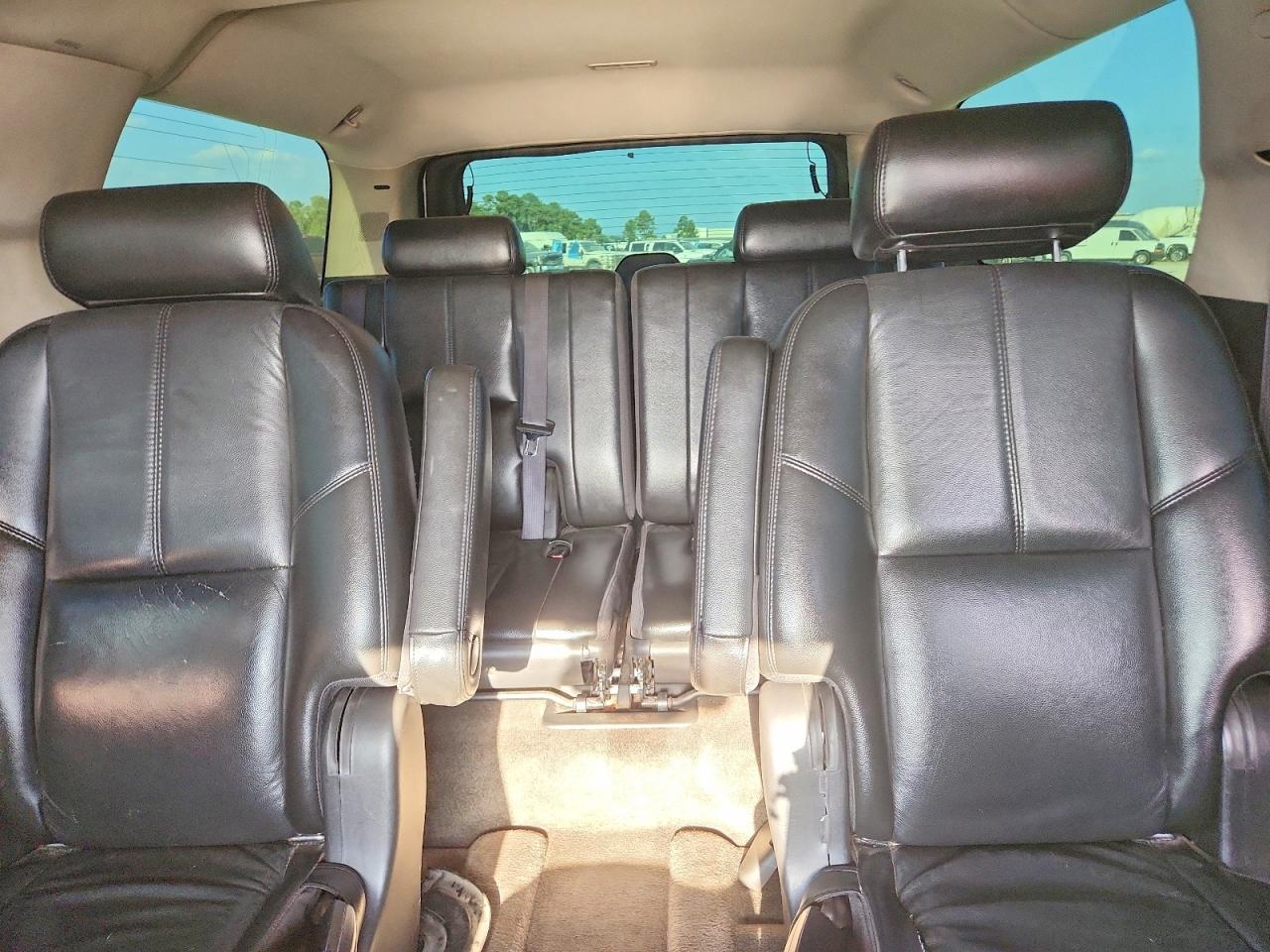 2007 Gmc Yukon Xl C1500 White vin: 1GKFC16087R253897