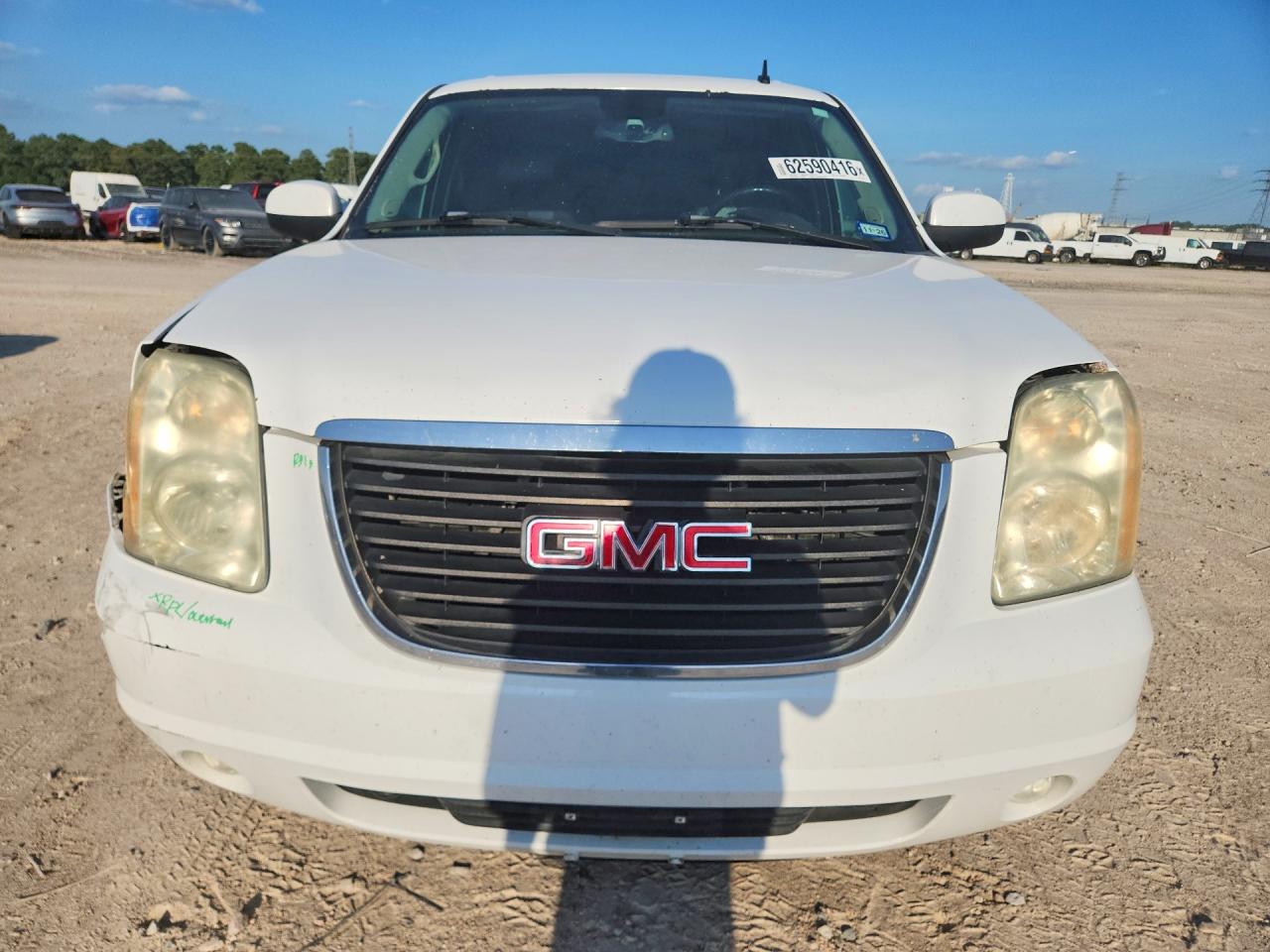 2007 Gmc Yukon Xl C1500 White vin: 1GKFC16087R253897