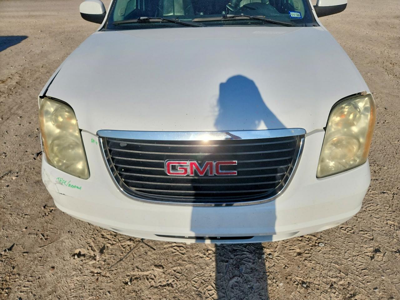2007 Gmc Yukon Xl C1500 White vin: 1GKFC16087R253897