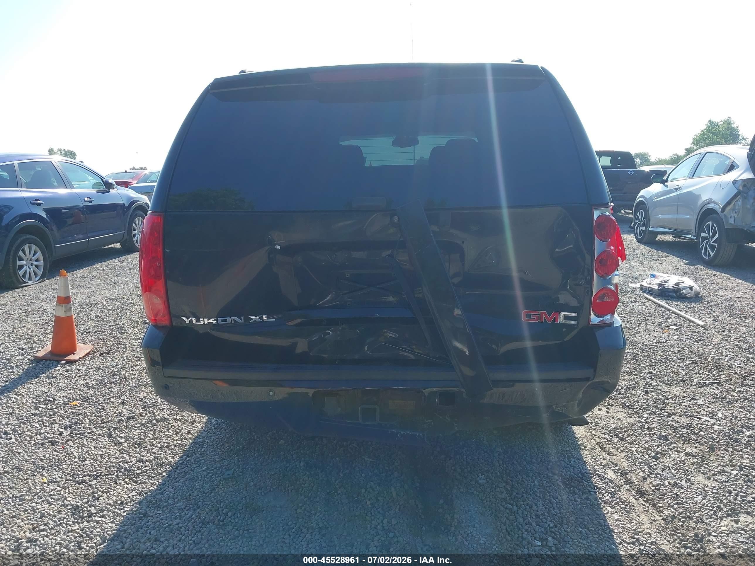 2008 Gmc Yukon Xl 1500 Sle Black vin: 1GKFC16J18J159515
